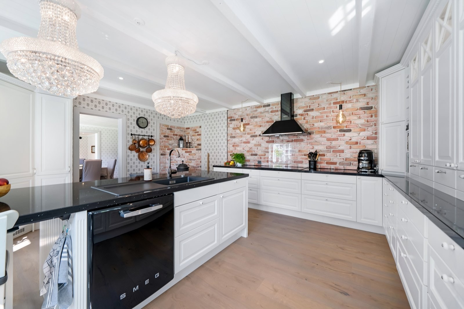 Alle hvitevarene er integrerte med unntak av oppvaskmaskin. Galleribilde