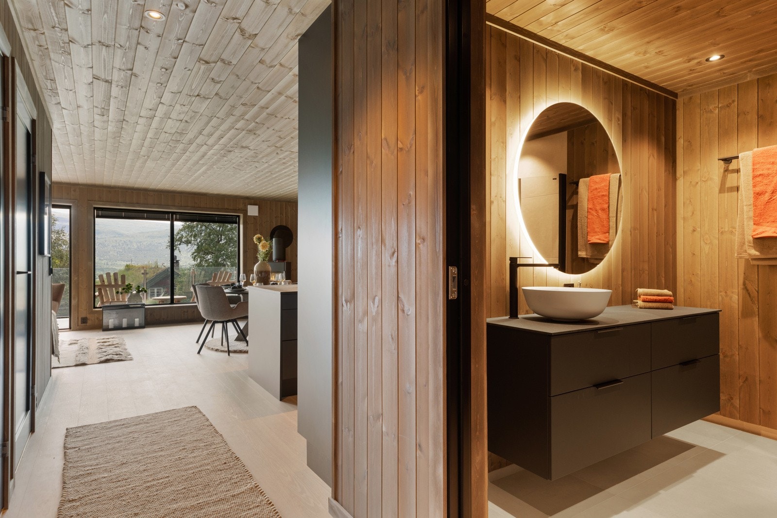 Leiligheten har itillegg varmekabler i entré, vaskerom, bad, kjøkken og stue. Galleribilde