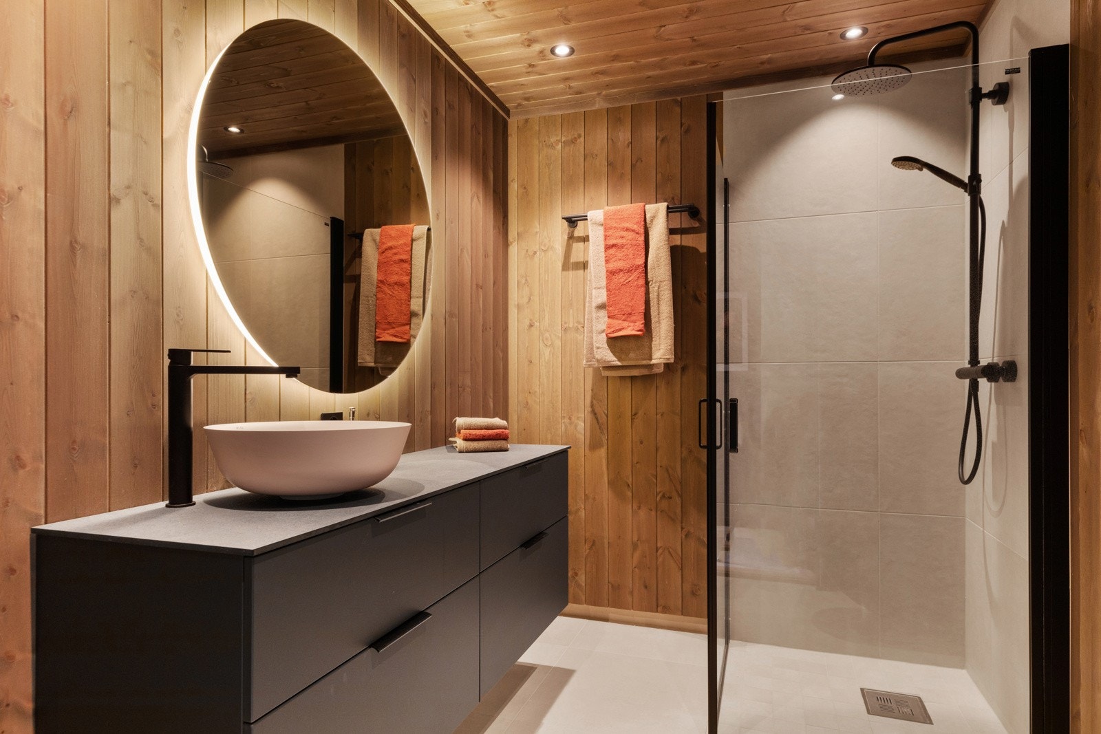 Lekkert bad med innredning fra Korsbakken Bad. Galleribilde