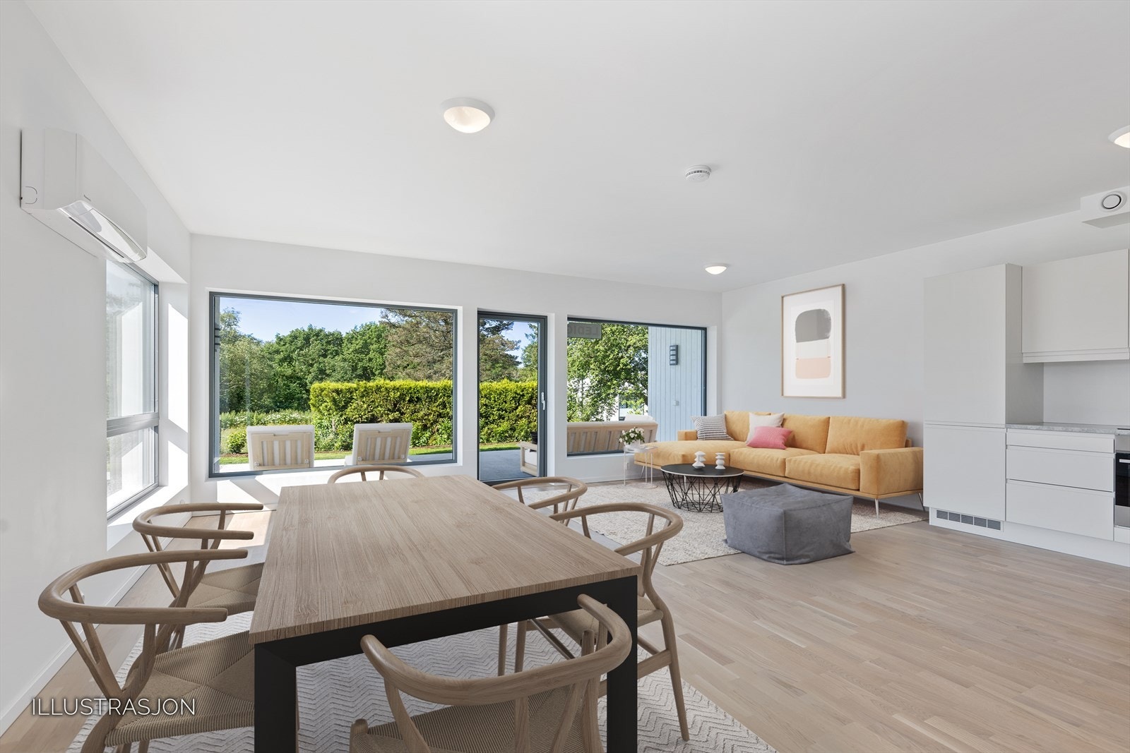 Lys og romslig stue med utgang til markterrasse. Galleribilde