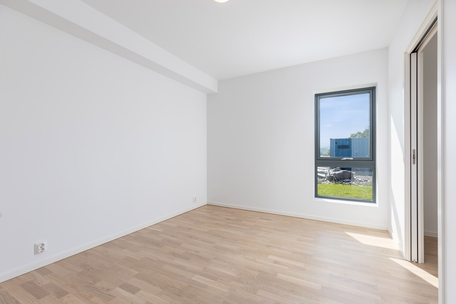 Romslig dobbelsoverom med walk-in closet. Galleribilde