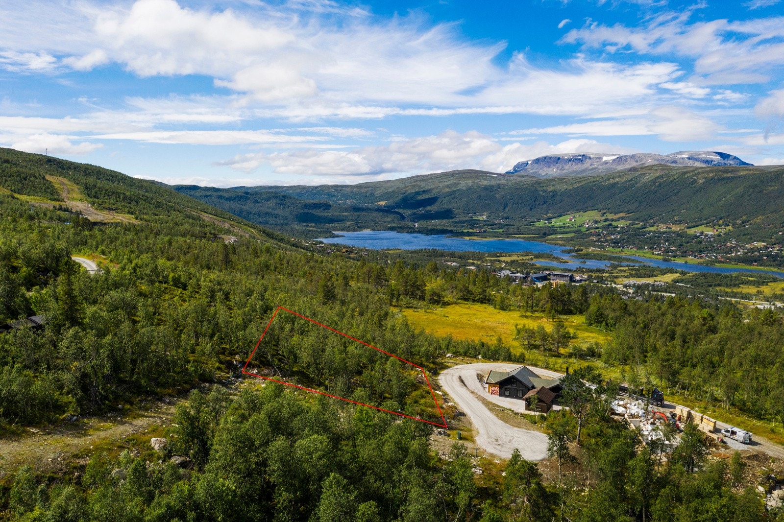 Flott utsikt - Markering av tomt i terreng er kun veiledende og kan avvike noe. Galleribilde