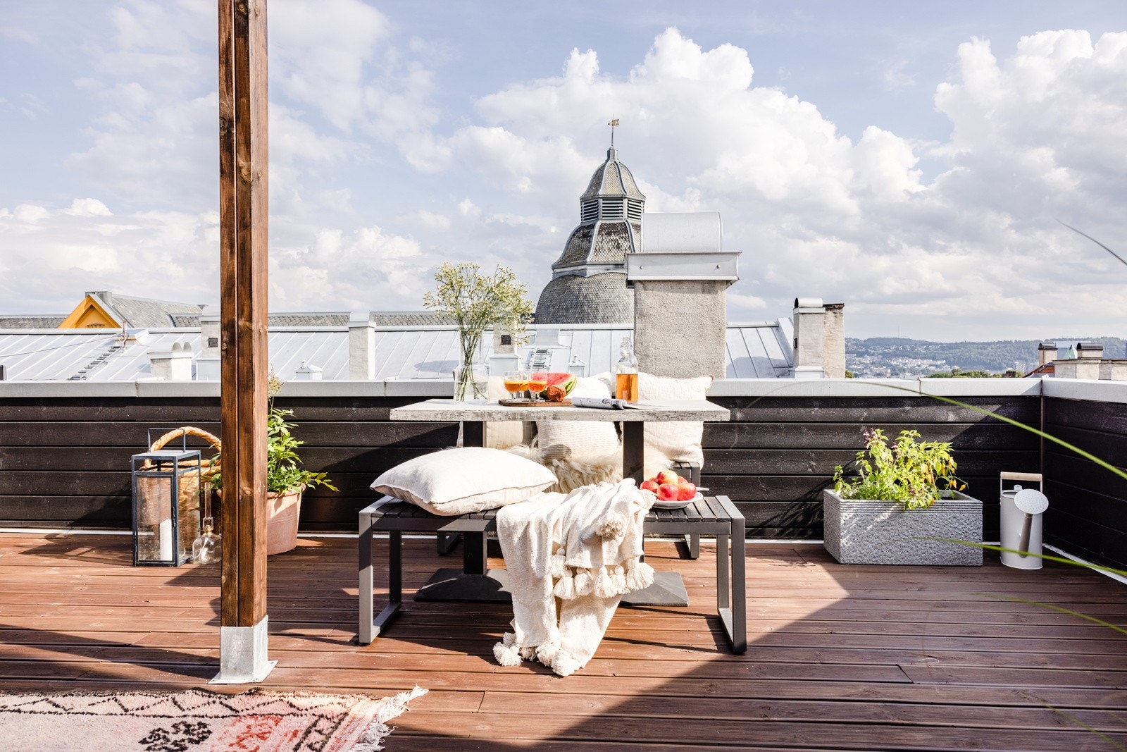 Prikken over i´en er den fantastiske uteplassen leiligheten har å by på Galleribilde