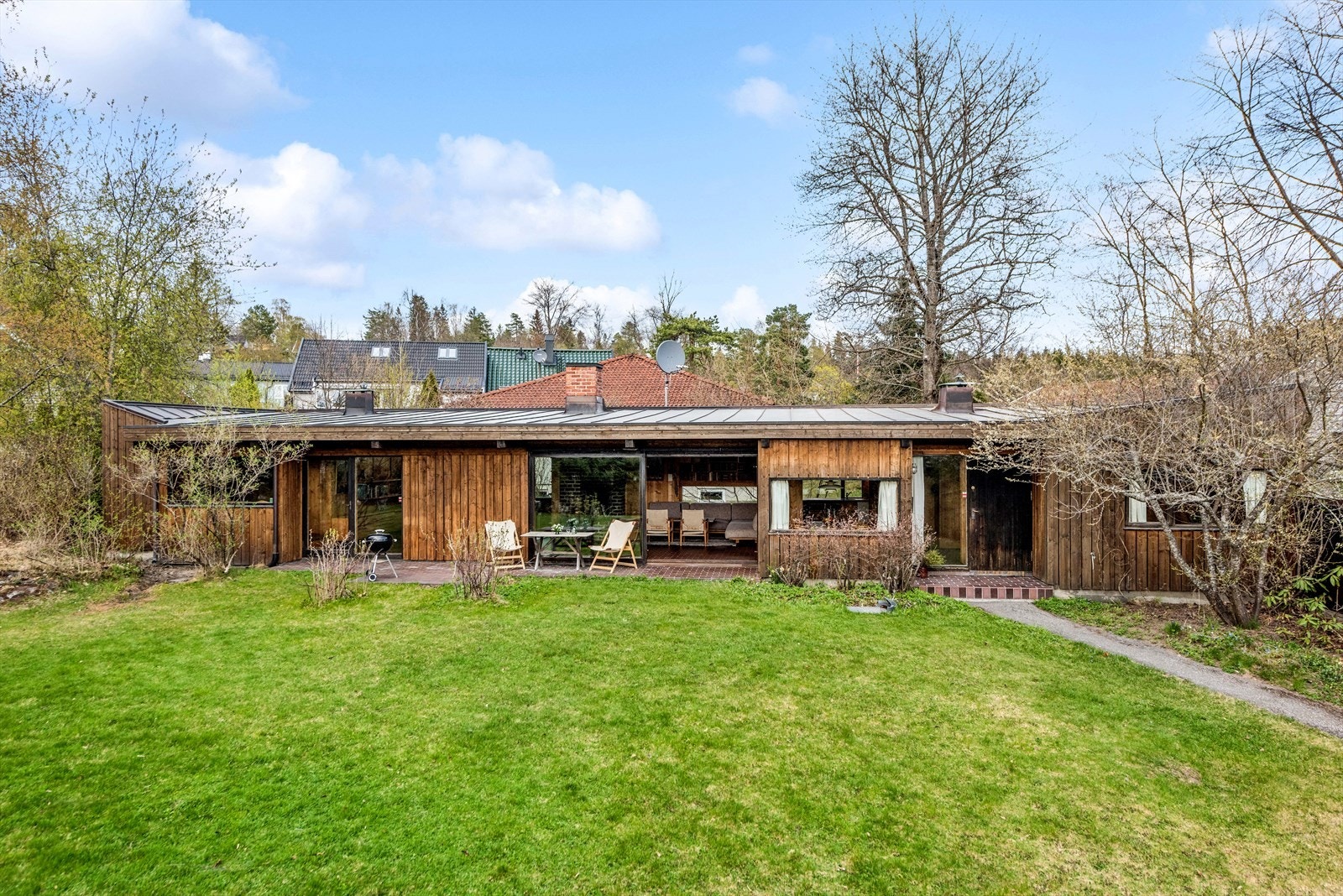 Velkommen inn i Trosterudstien 1 - en arkitektonisk perle! Galleribilde