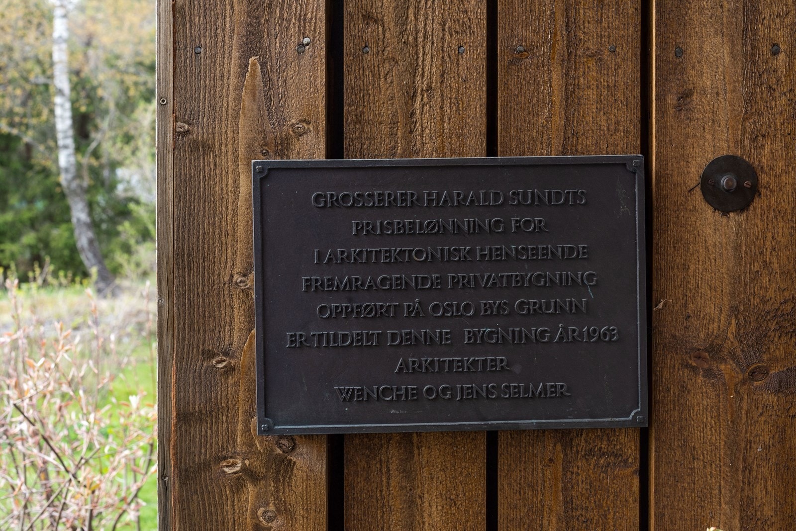 Boligen er tildelt Sundts premie for god arkitektur i 1963 og var Wenche og Jens Selmers eget hus. Galleribilde