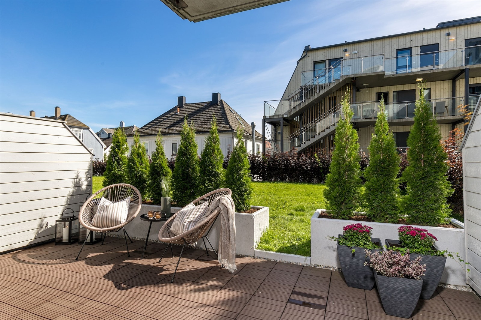 Markterrasse med direkte tilgang til grøntområde Galleribilde