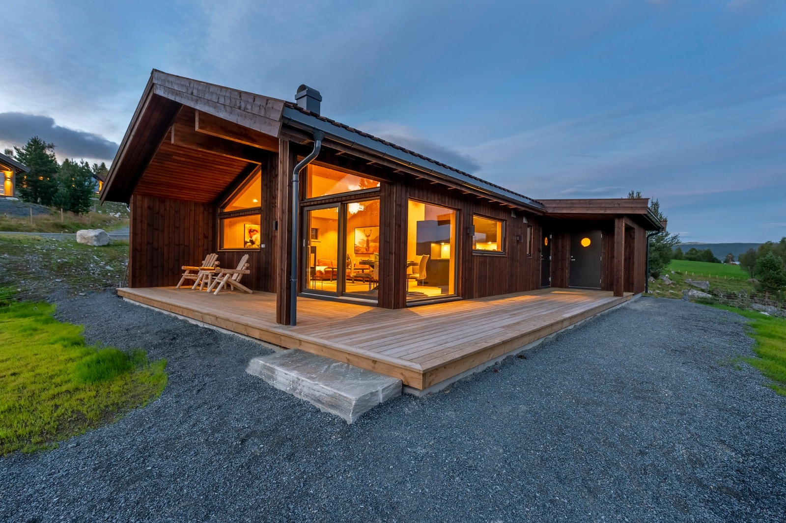 Hytten ligger ca. 13 km fra Oppdal sentrum med alt av servicefunksjoner. Galleribilde