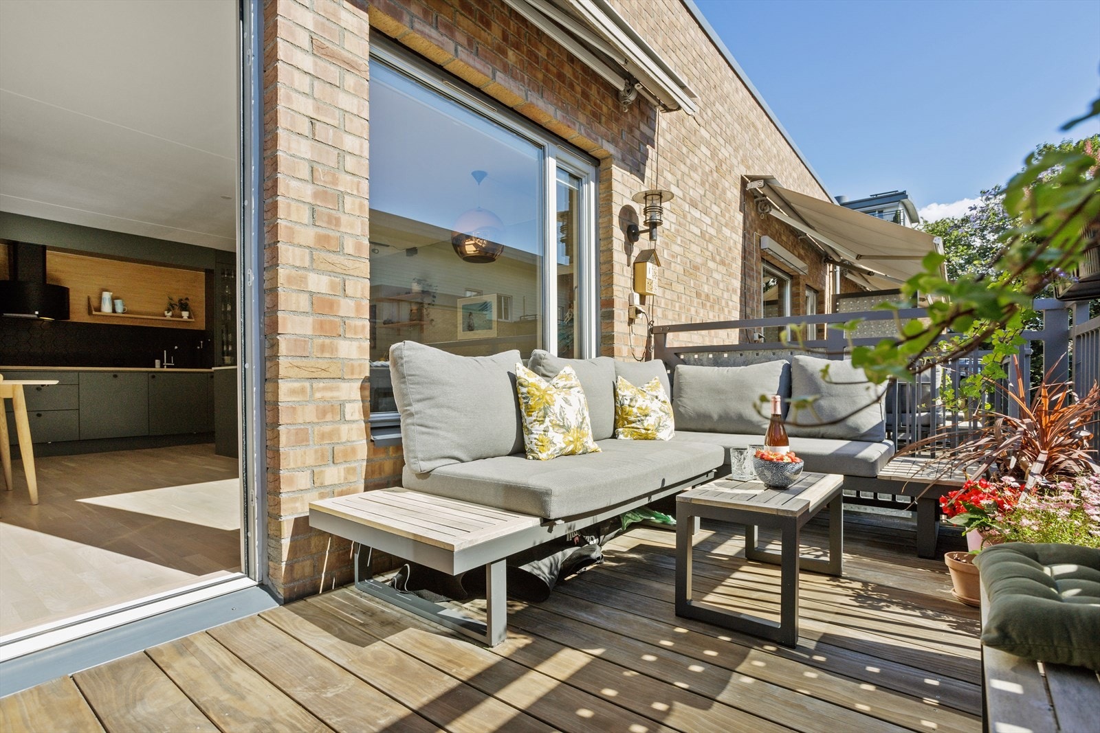 Det er tillatt med el- og gassgrill, så her ute vil det også kunne nytes mange trivelige grillkvelder fremover! Galleribilde