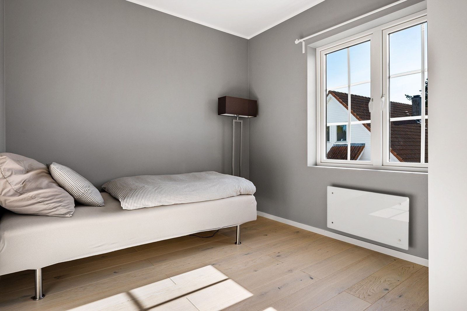 Det befinner seg 3 soverom i 2. etasje. Galleribilde