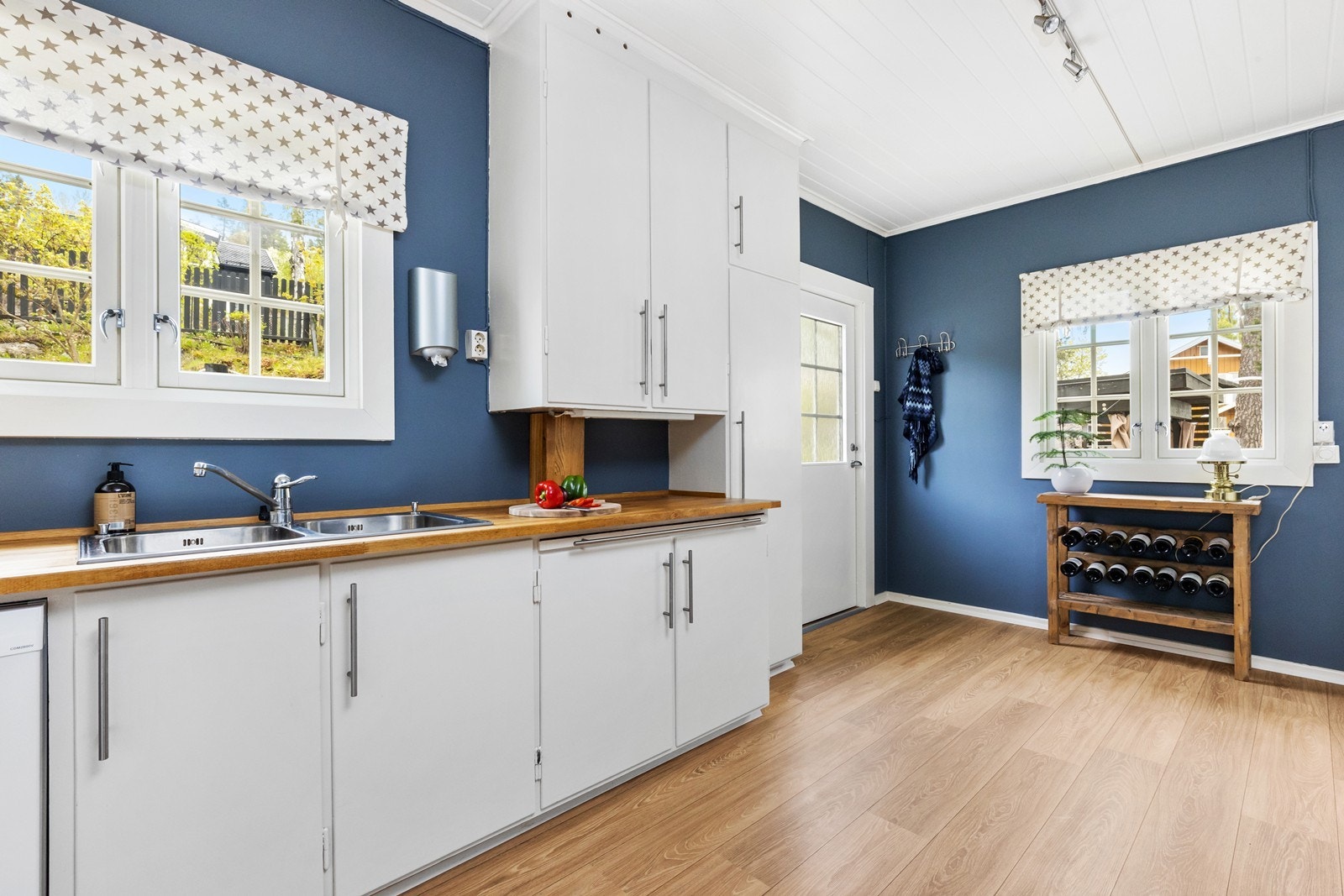 Egen inngang fra kjøkkenet Galleribilde