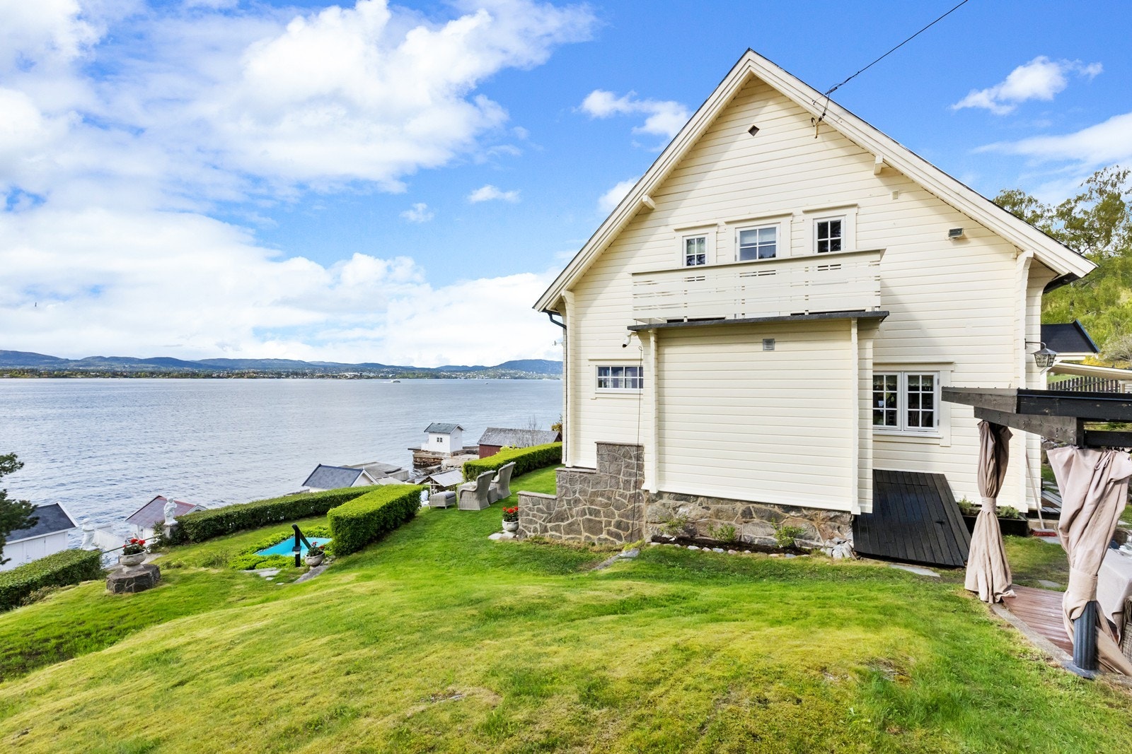 Nydelige uteplasser i forskjellige nivåer Galleribilde