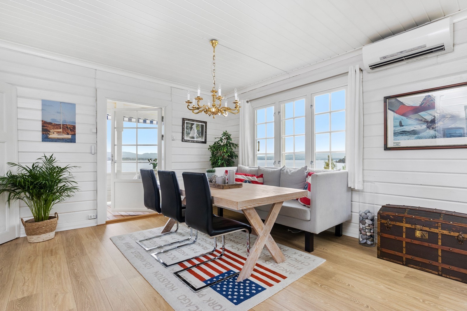 Spisetue med utg til overbygget terrasse Galleribilde