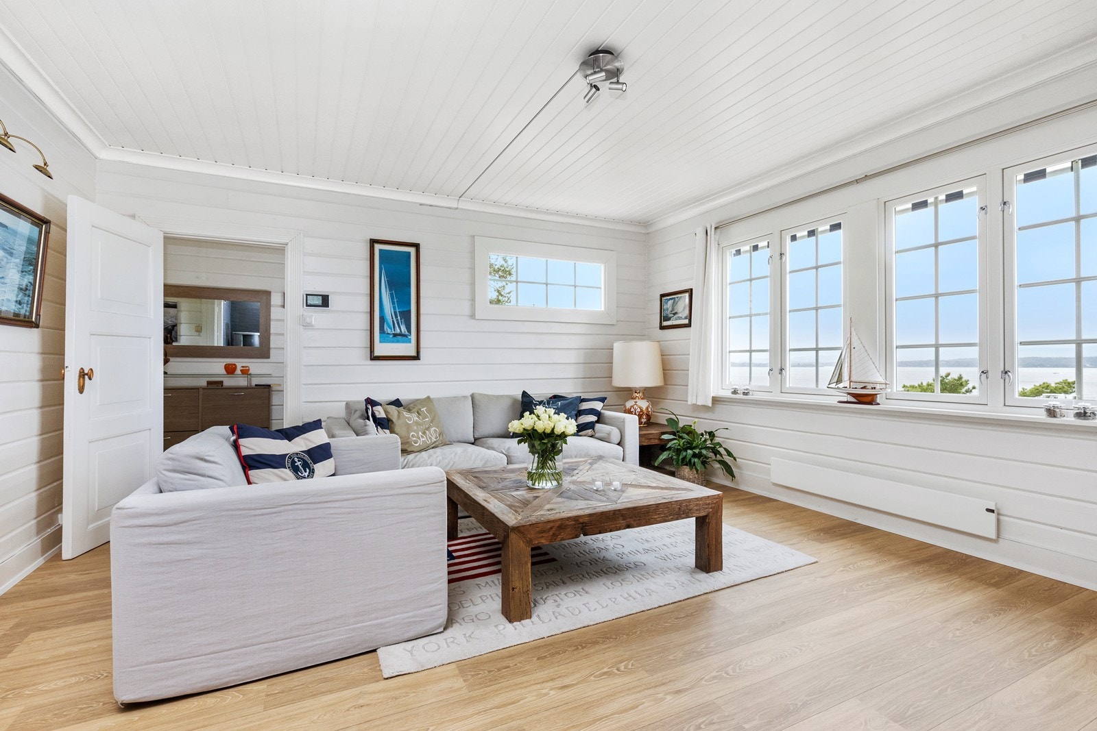 Stue med flott utsikt. Galleribilde