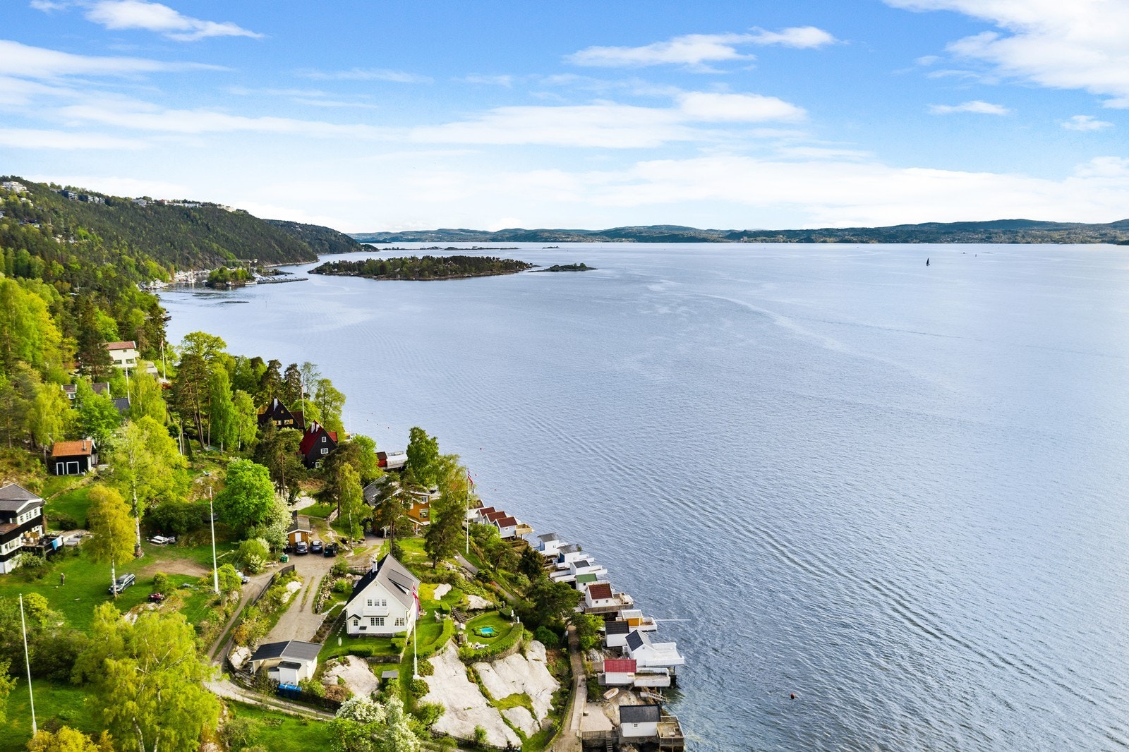 Fantastisk beliggenhet - Bilvei helt frem - Carport Galleribilde