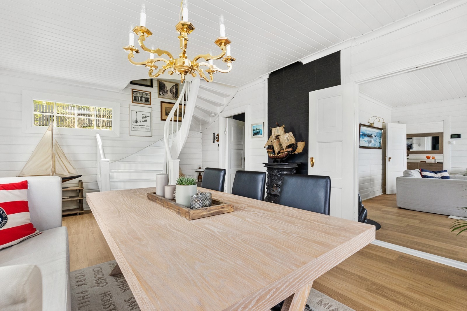 Spisestue og stue Galleribilde