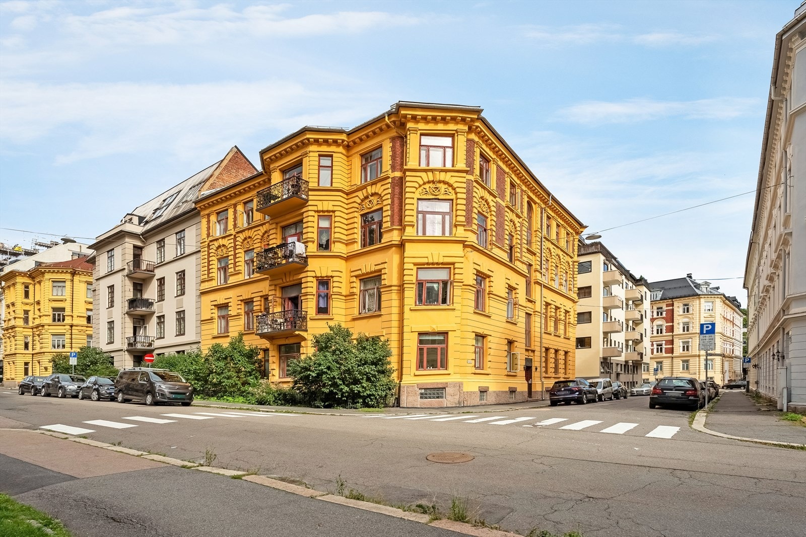 Vakker, klassisk bygård på Skillebekk / Frogner. Galleribilde