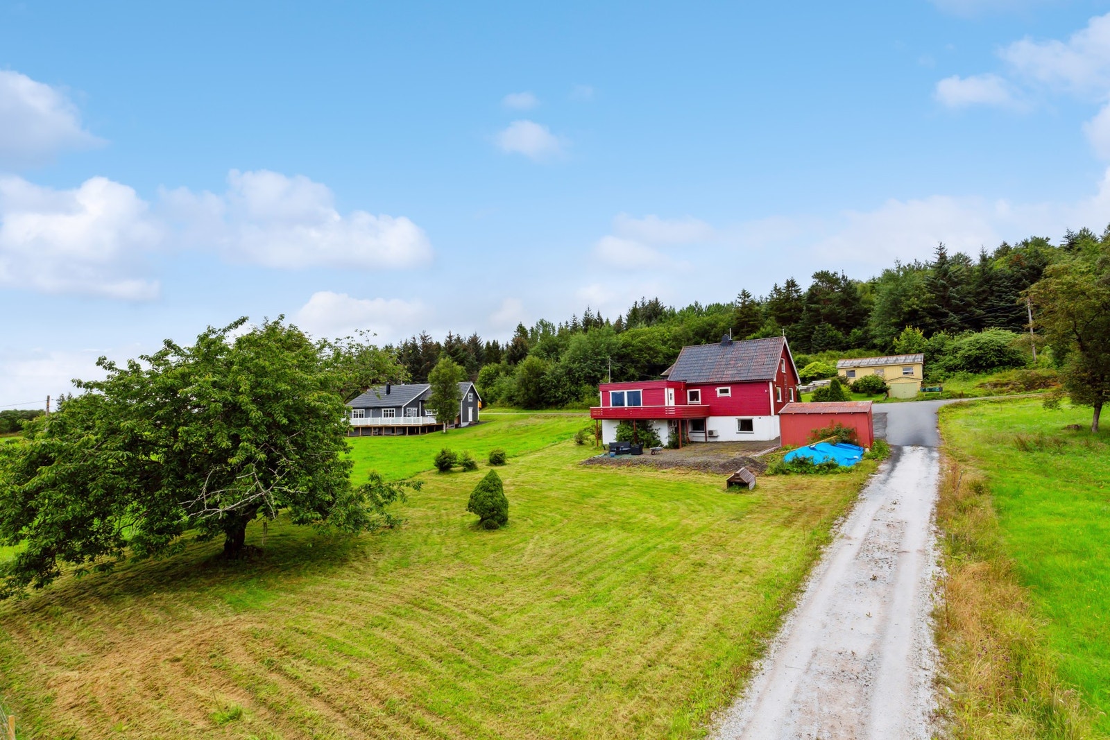EiendomsMegler 1 v/Morten Høvik har gleden av å presentere Follandsveien 95! Galleribilde