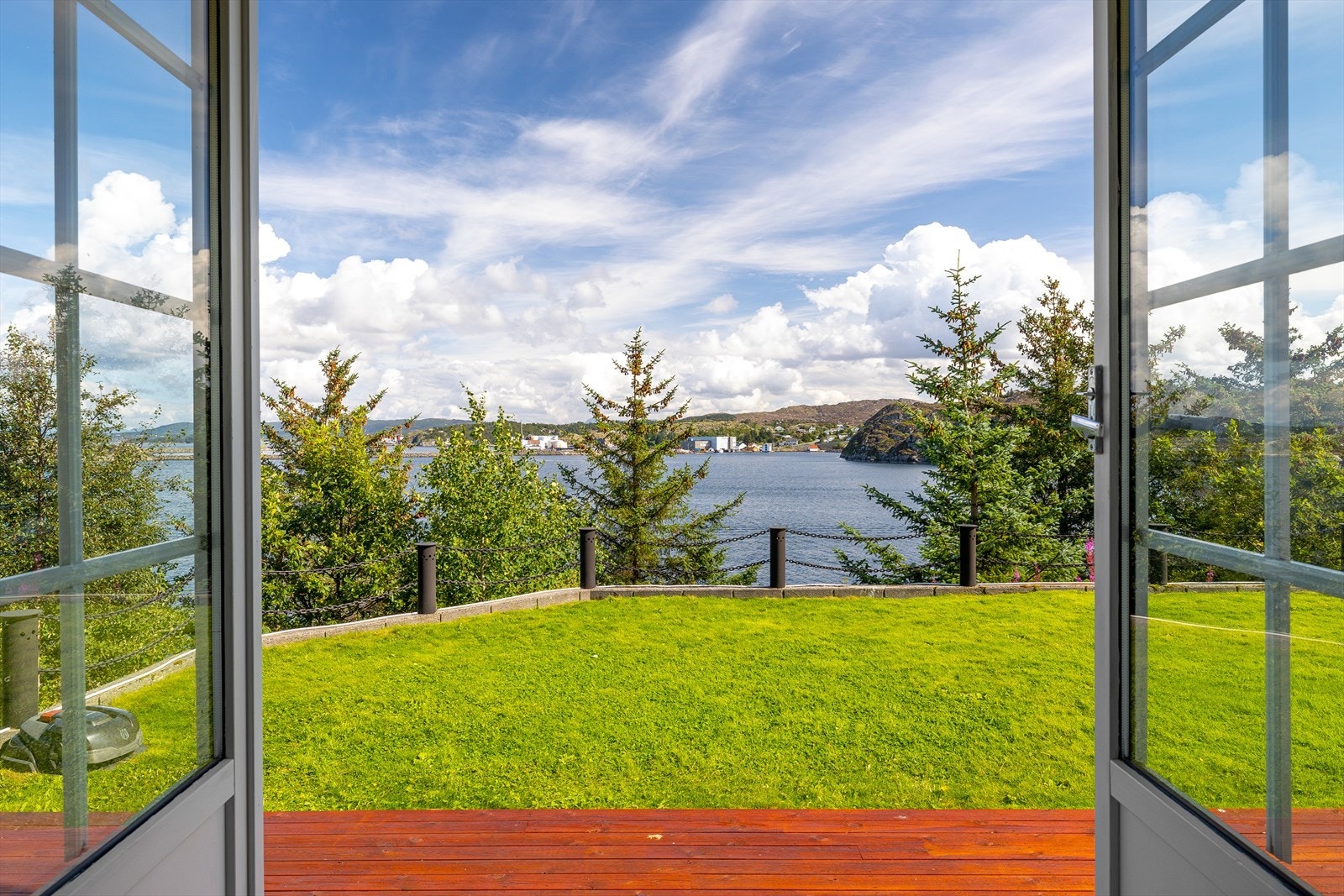 Barnevennlig, usjenert og fredelig plassering. Galleribilde