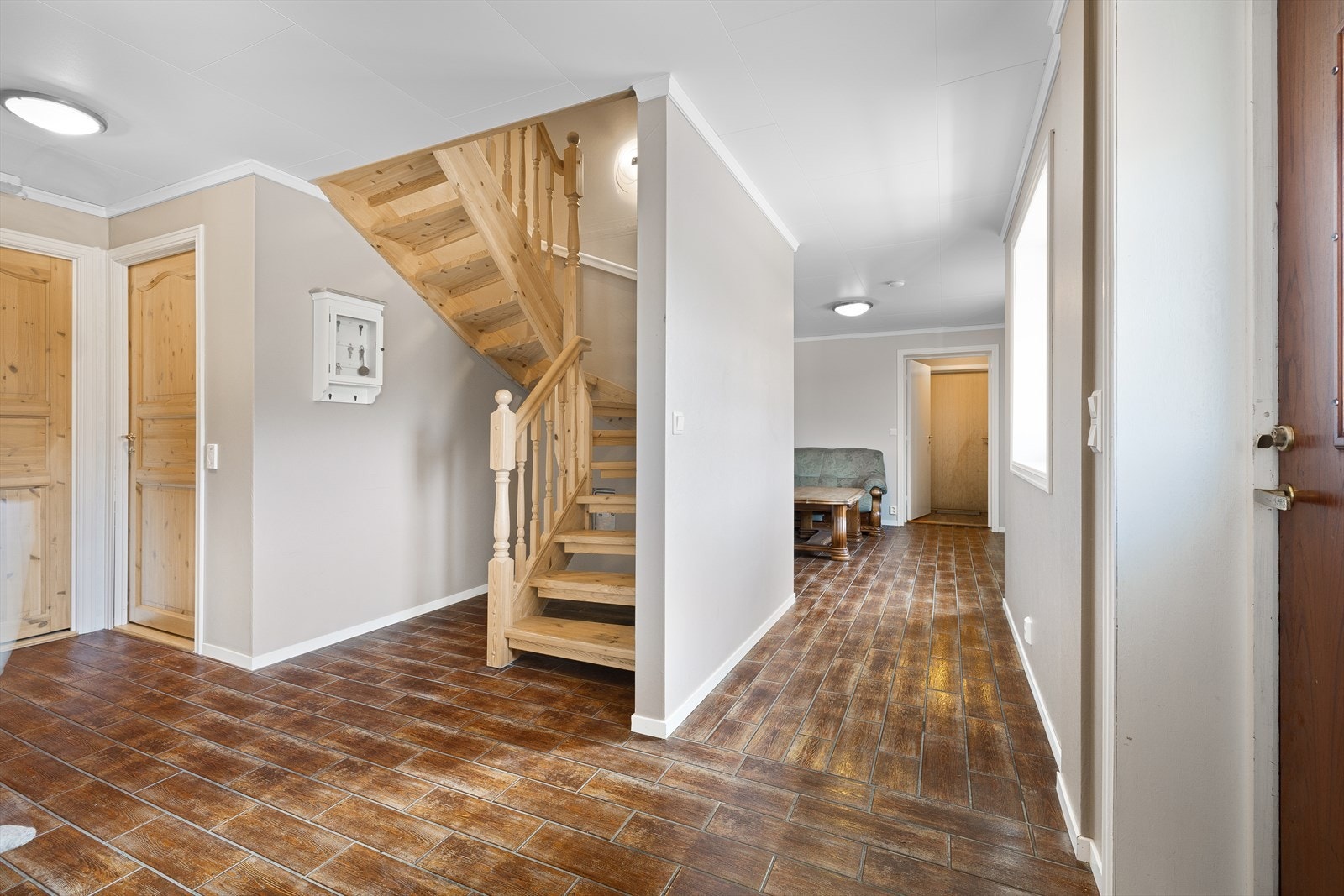 Hele underetasje har vannbåren varme. Galleribilde