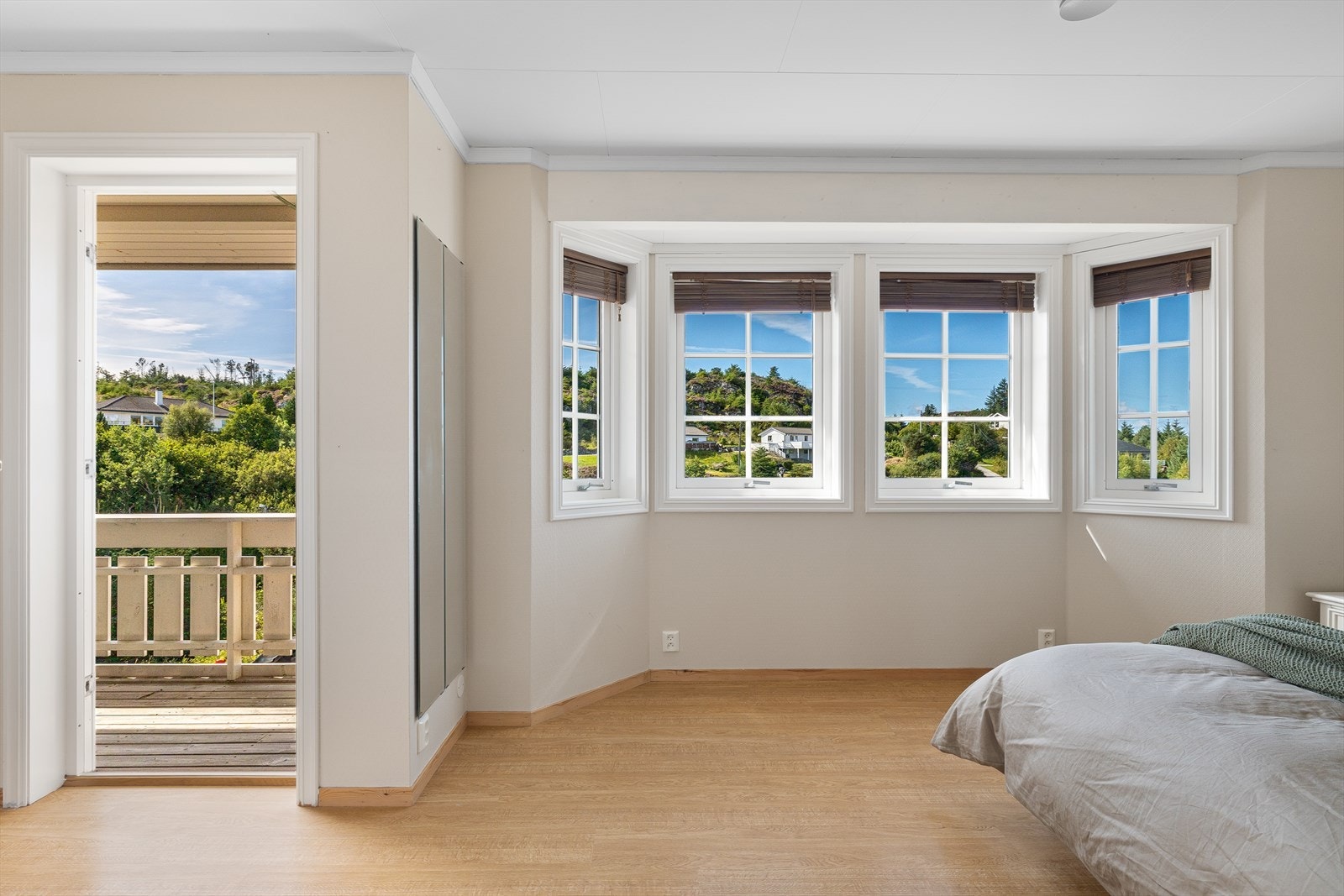 Fra soverommet har du utgang til balkong. Galleribilde