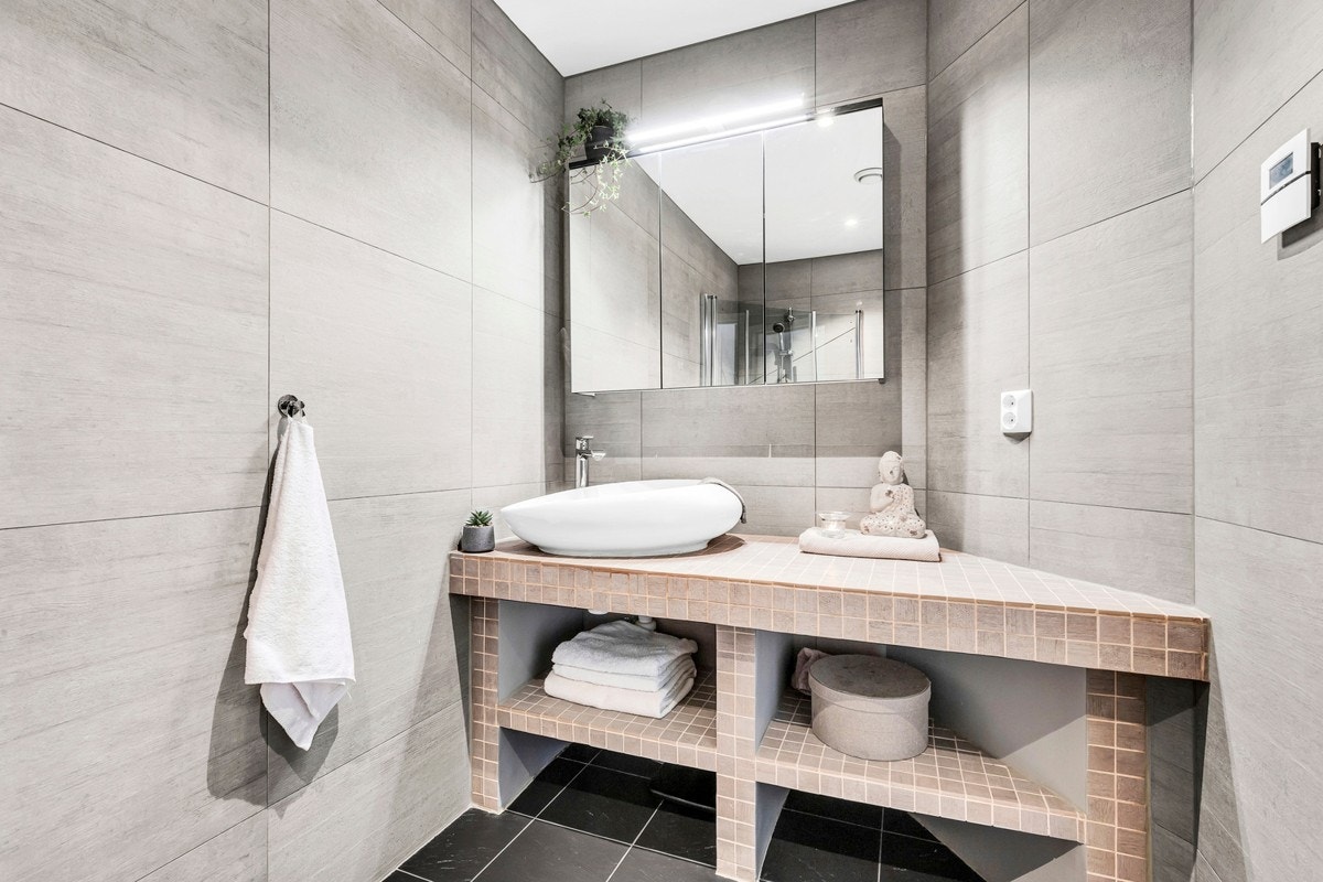 Bad i tilknytning til soverommene i 2. Etasje. Galleribilde