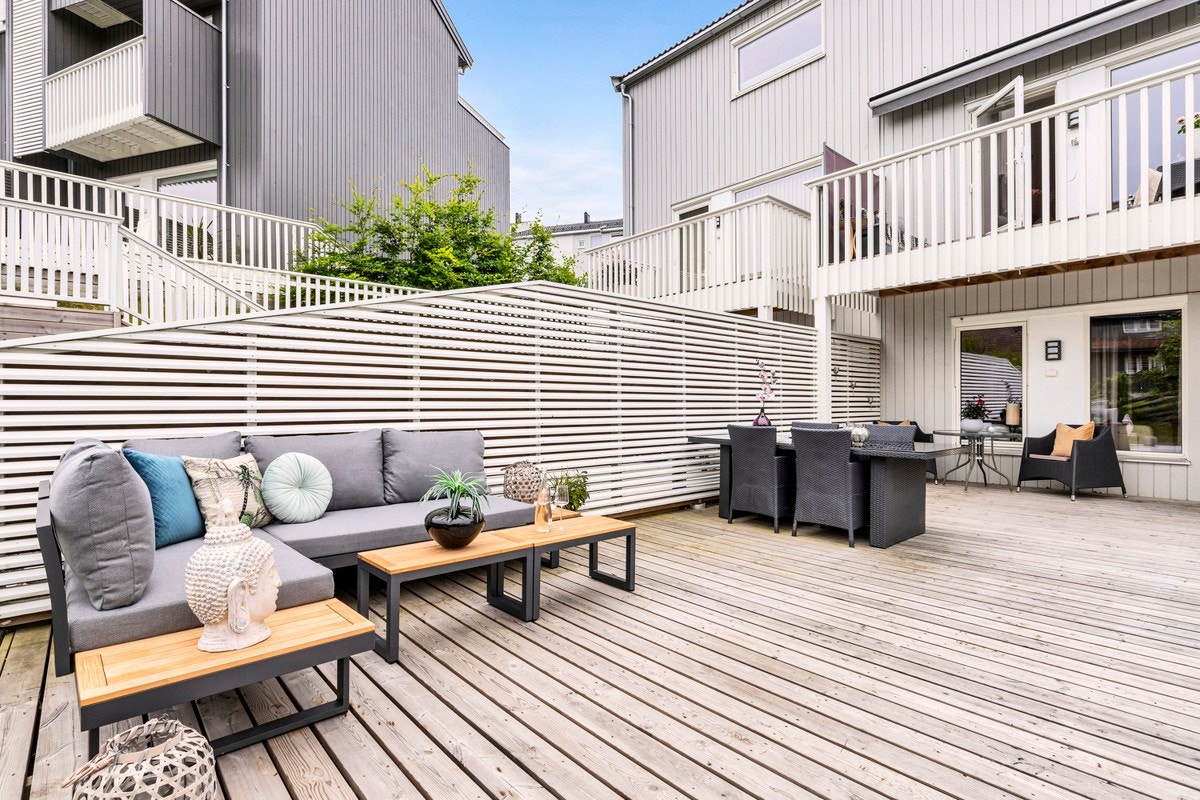 Eiendommen ble bygd i 2017 og ligger i et nyere boligfelt med gangavstand til skoler og barnehage. Galleribilde