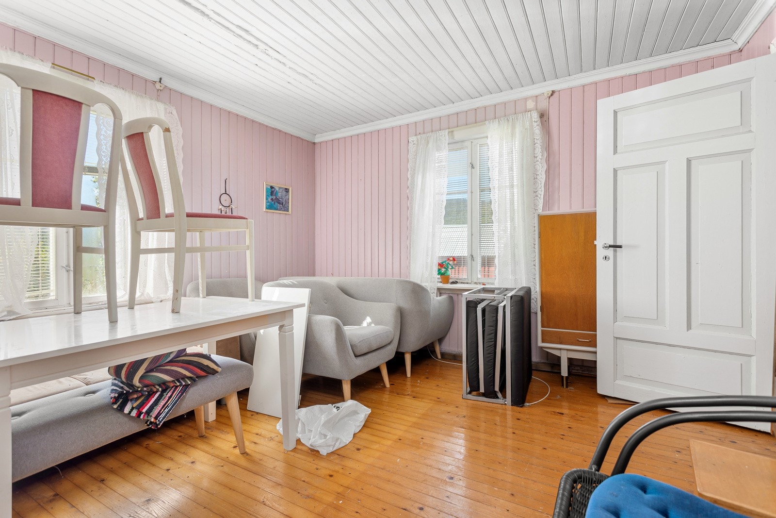 Østsida 655 består av stue, kjøkken og et soverom. Galleribilde