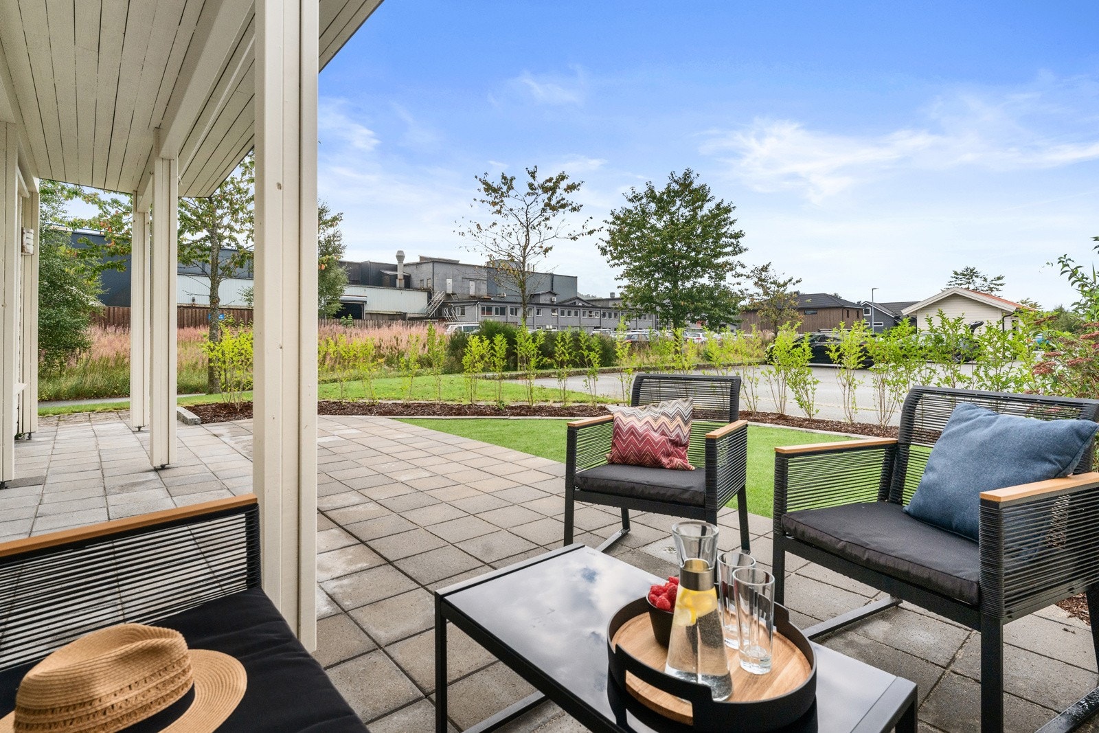 Pent uteområde med god plass til sittegruppe Galleribilde