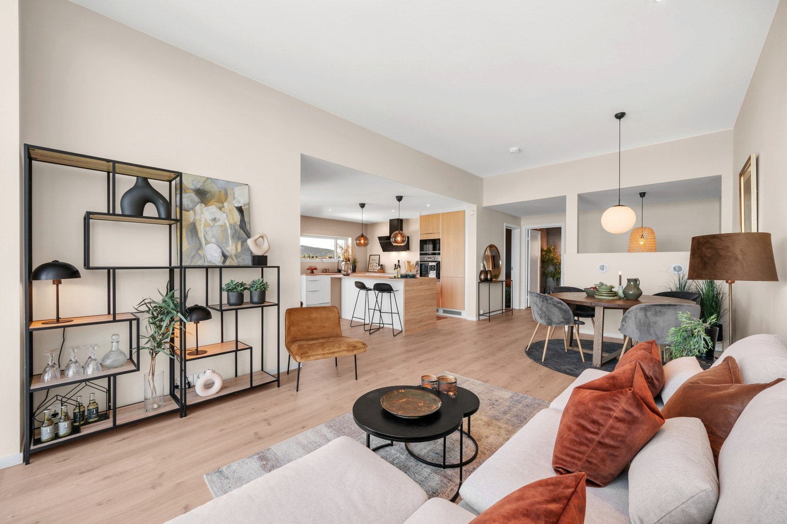 Boligens praktiske planløsning gir deg flere gode møbleringsmuligheter. Galleribilde