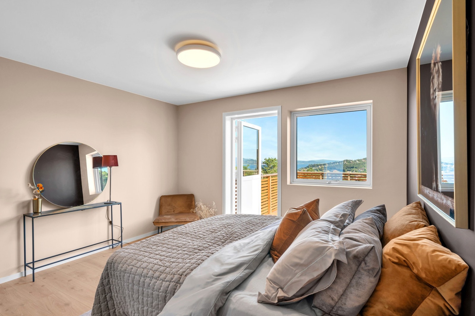 Utgang til egen veranda fra hovedsoverom. Galleribilde