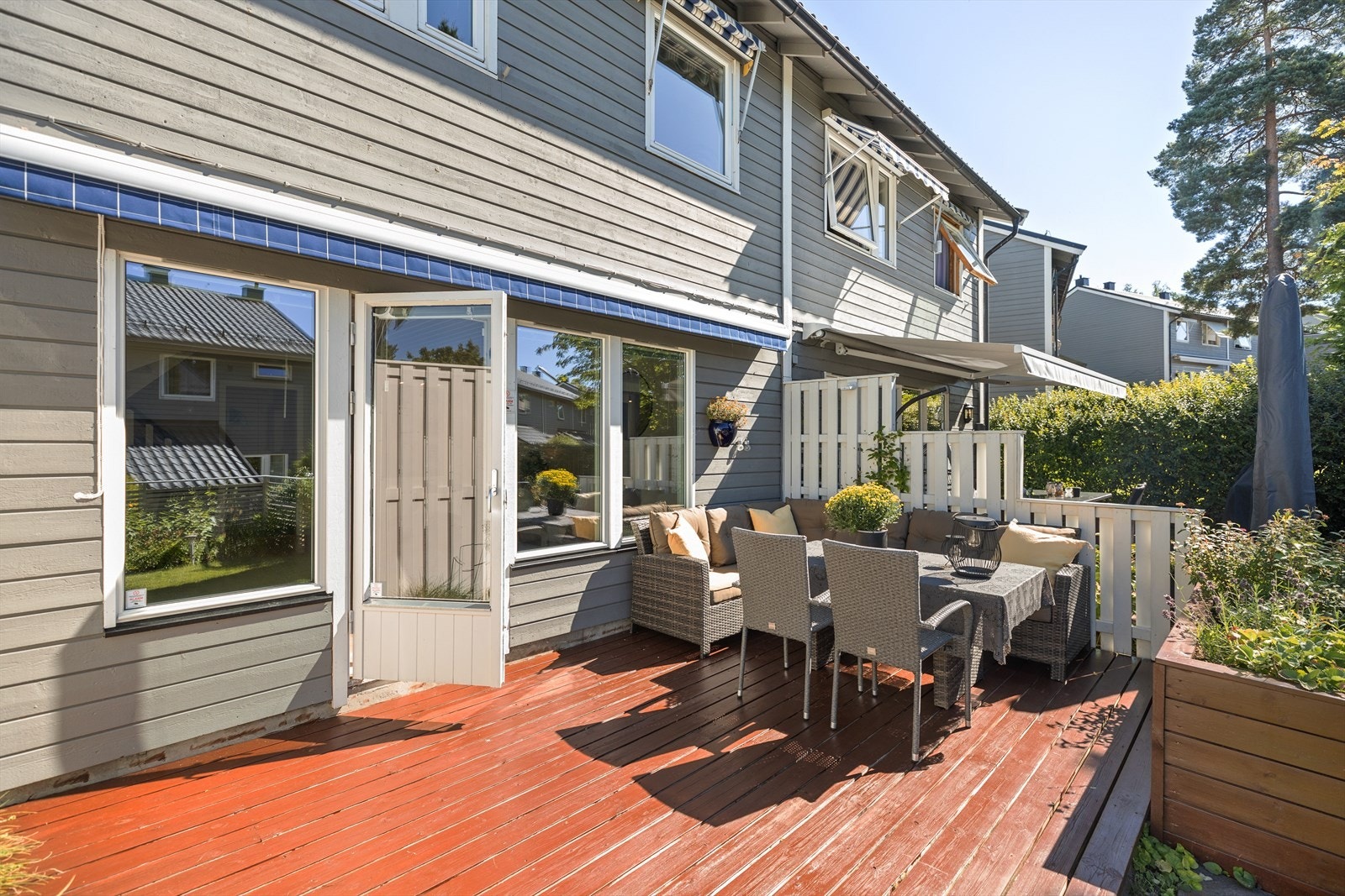 Uteplass Galleribilde