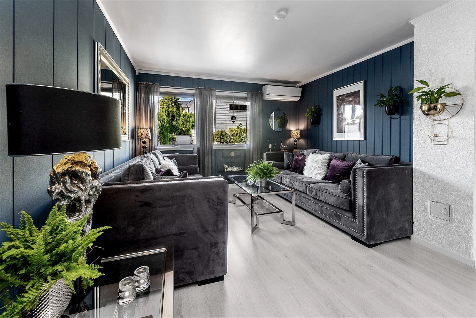 Stuen har pipeløp og mulighet for peis Galleribilde