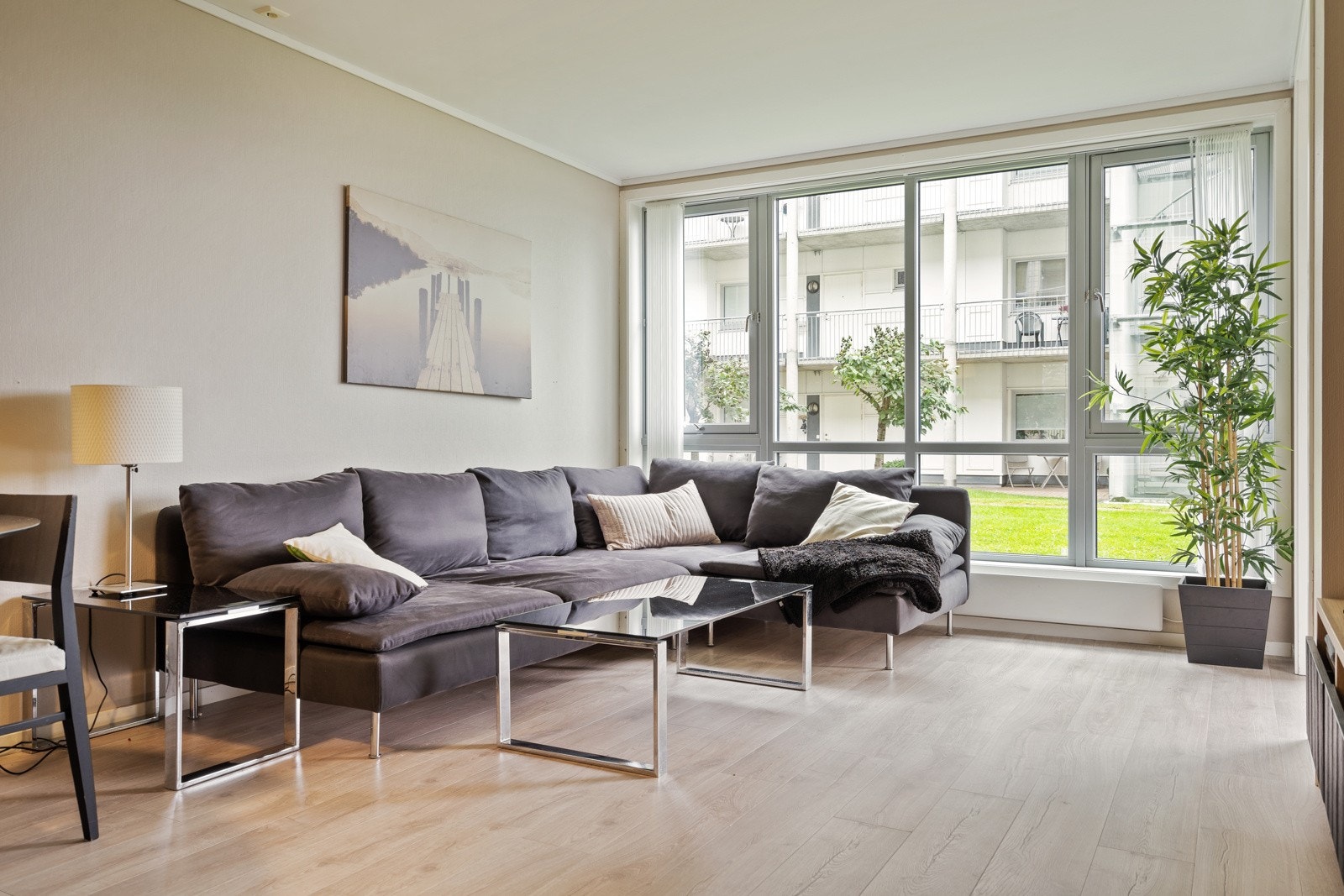 Velkommen til Mellomila 86 - En delikat og innholdsrik 2-roms selveierleilighet med fantastisk beliggenhet i idylliske Ilsvika Galleribilde