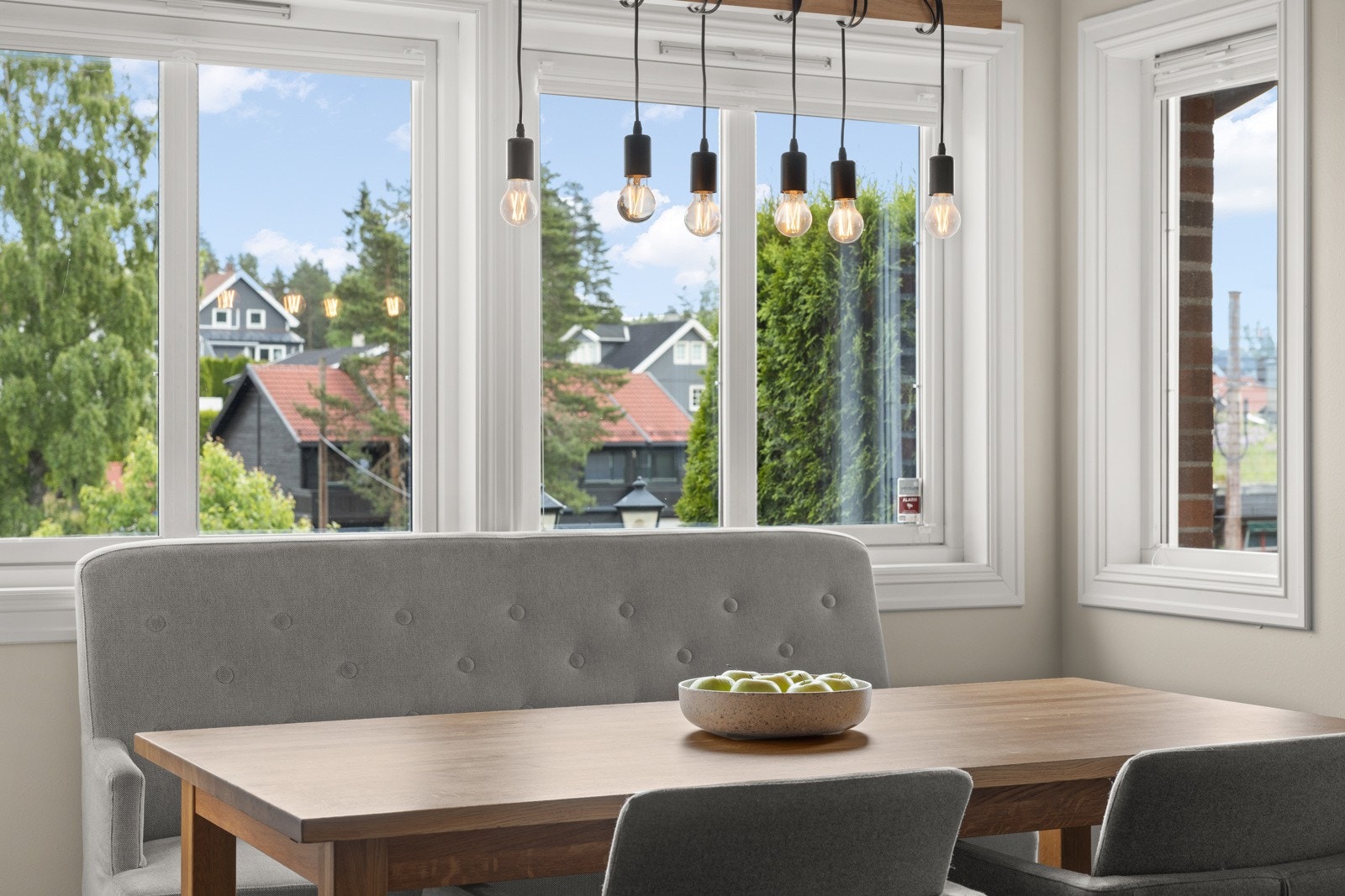 Her er det plass til en trivelig spisesone. Perfekt i travle hverdager. Galleribilde