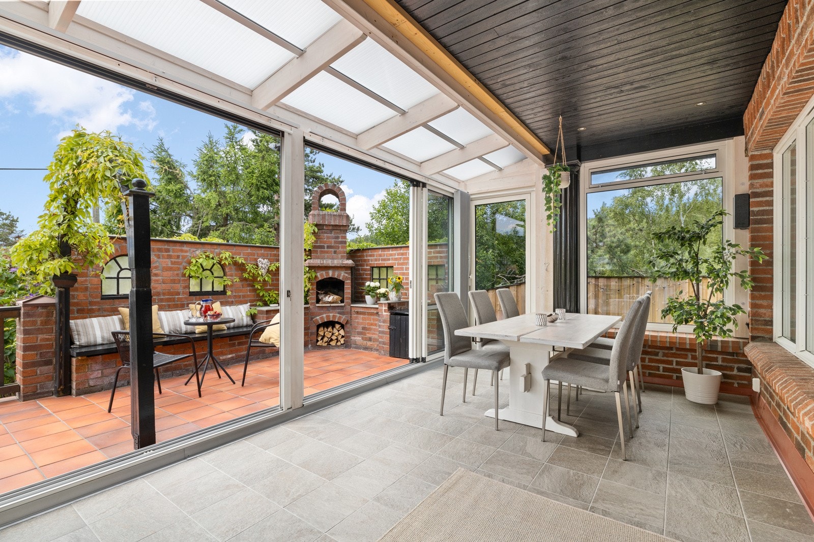 Vinterhagen forlenger sommerhalvåret, slik at man kan nyte varme kvelder enda litt lengre utover høsten. Galleribilde