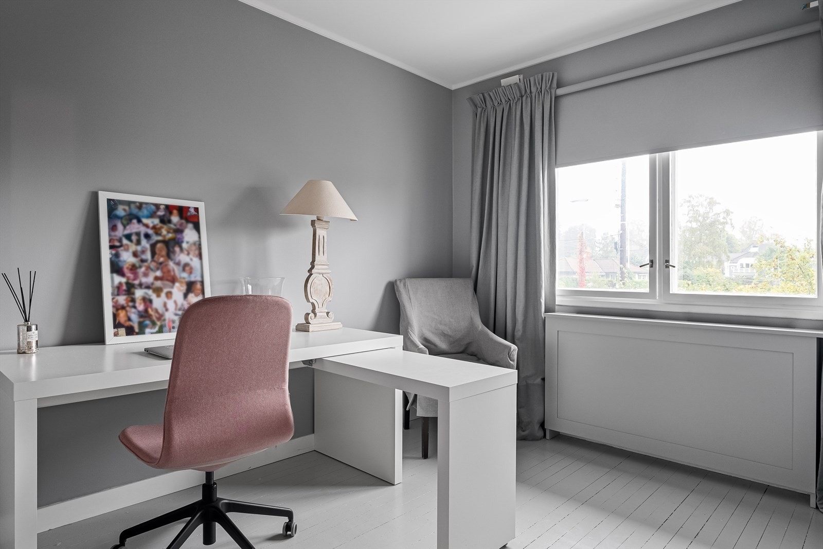 Det siste soverommet benyttes i dag som kontorrom. Rommet er av god størrelse. Galleribilde