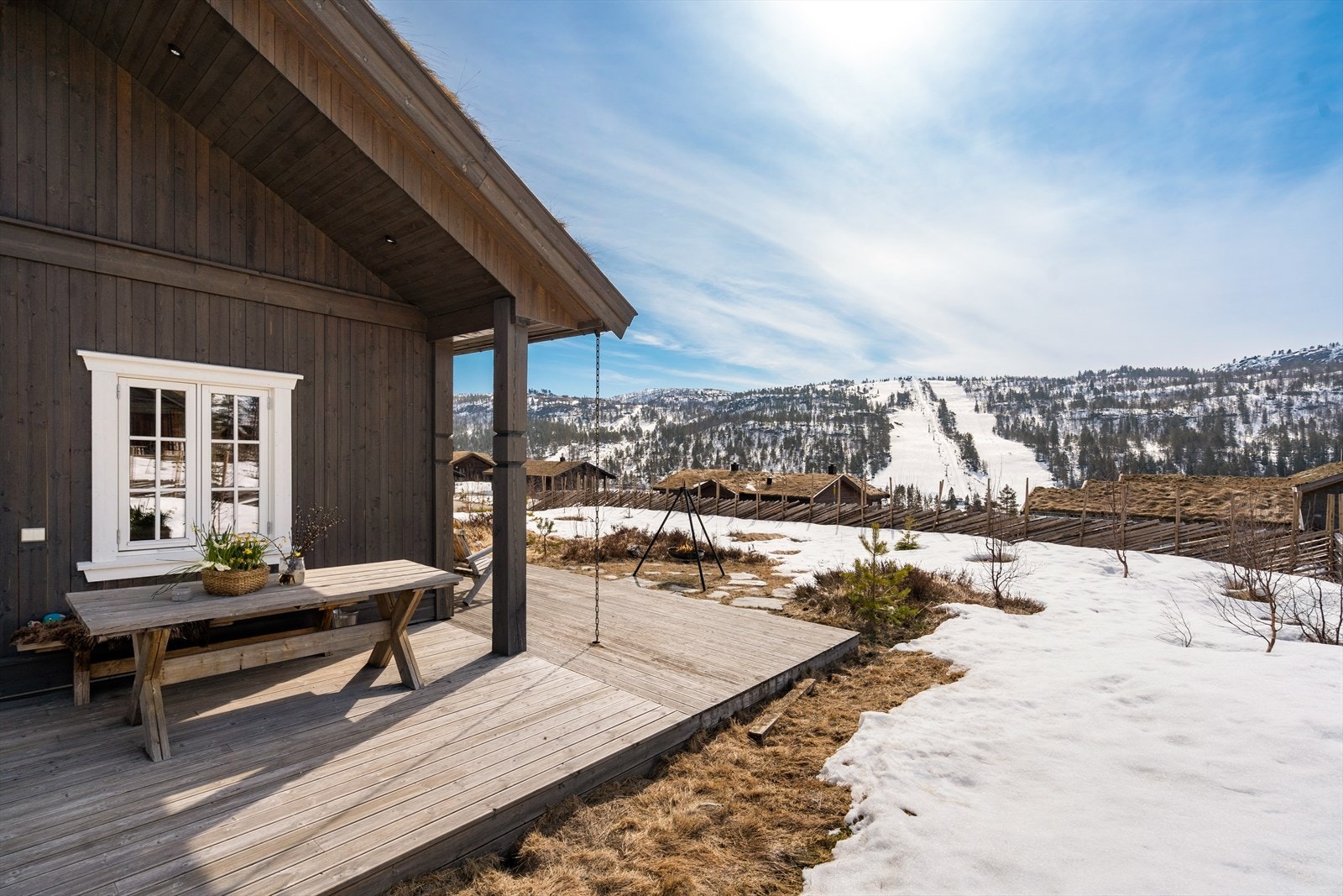 Hytten har en solrik beliggenhet med kort vei til skiløyper og alpinanlegg. Galleribilde