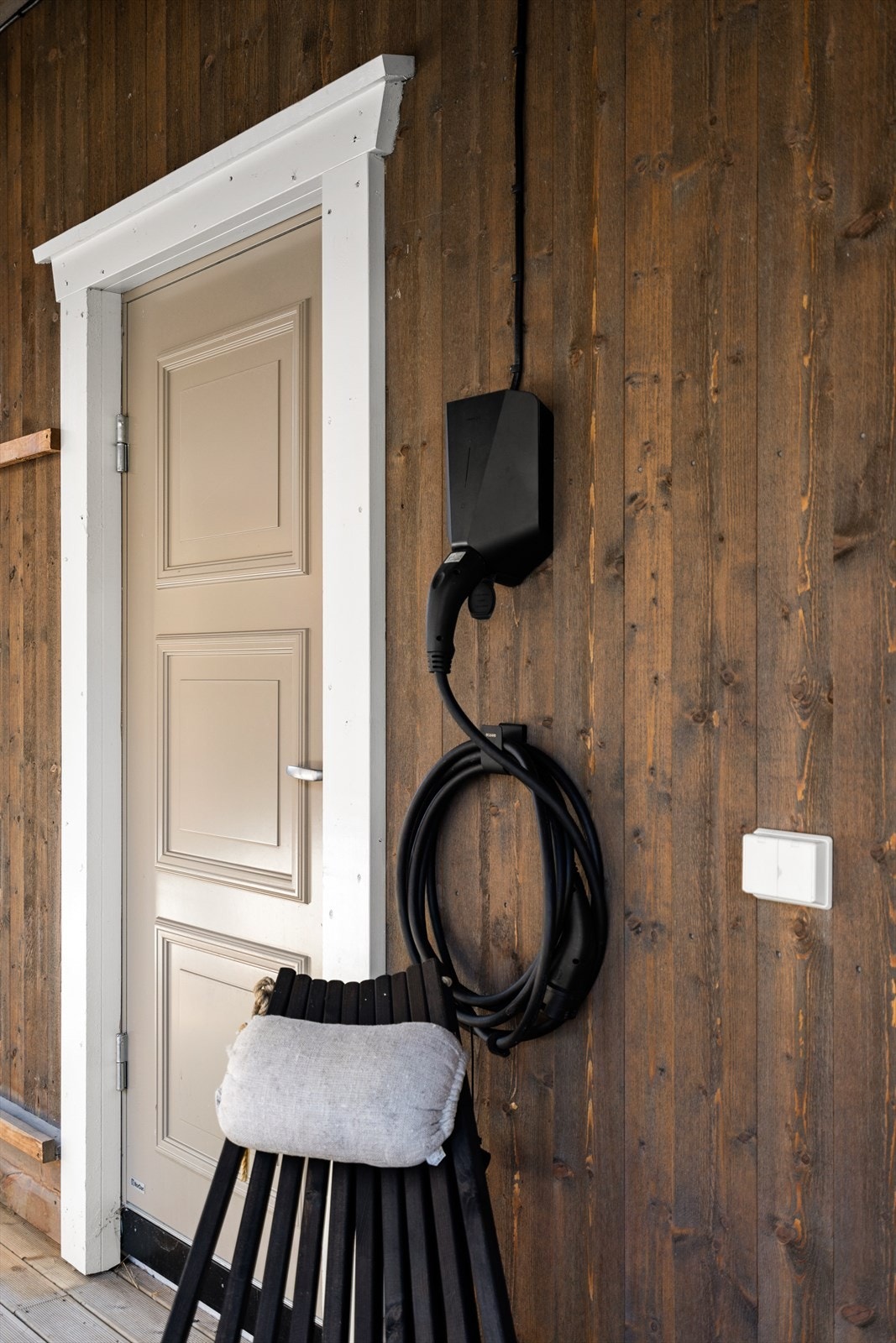 Det er montert Easee elbillader. Galleribilde