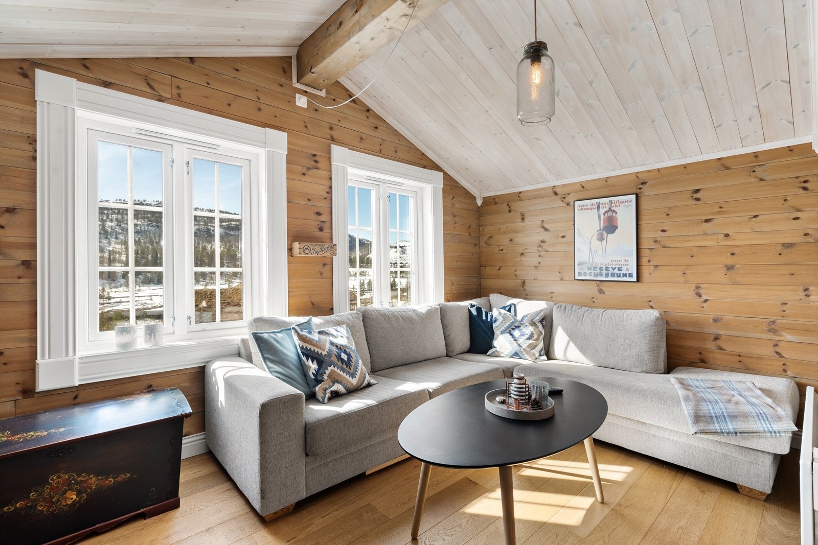 Koselig loftstue som blir et fint samlingspunkt for familien. Galleribilde