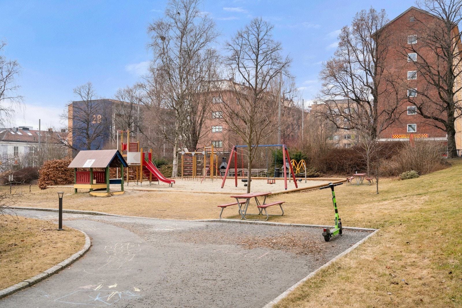 Leiligheten har en meget attraktiv og sentral beliggenhet på Sandaker/Storo. Galleribilde