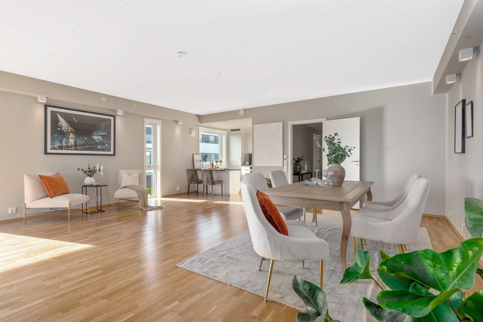 Behagelig med vannbåren gulvvarme og balansert ventilasjonssystem med varmegjenvinning i leiligheten. Galleribilde