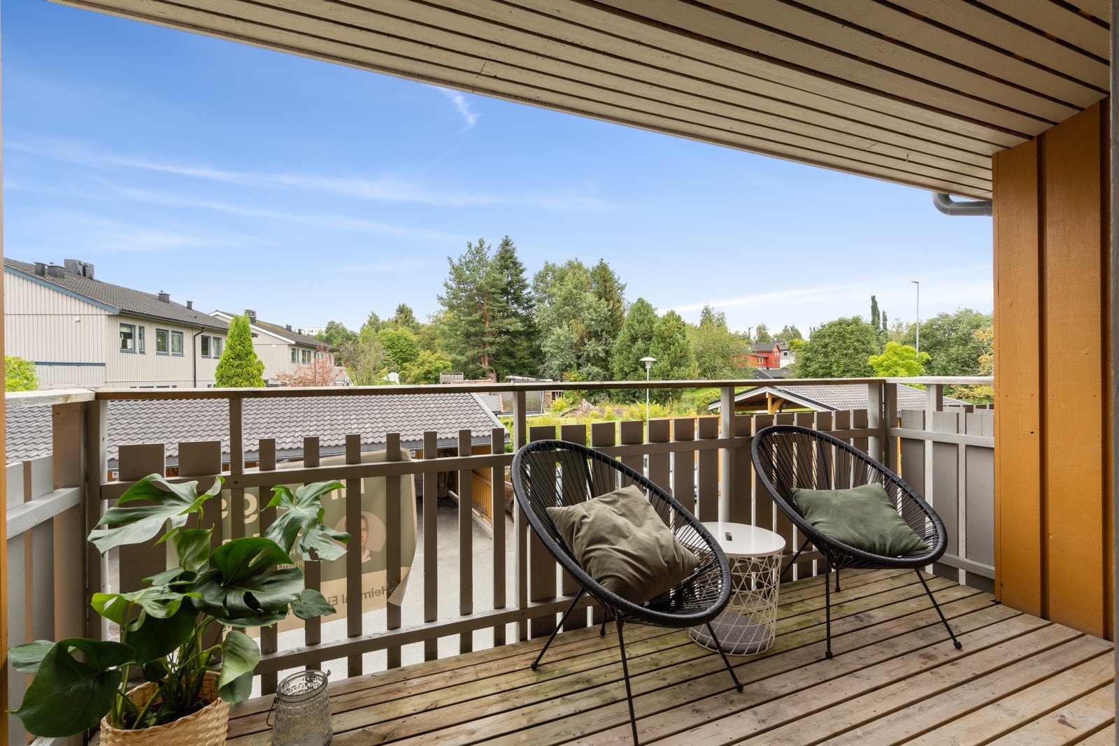 Leiligheten nyter av flotte kvaliteter som blant annet en romslig planløsning, gjennomgående pen standard og egen balkong på 7 m² med utgang fra stue Galleribilde