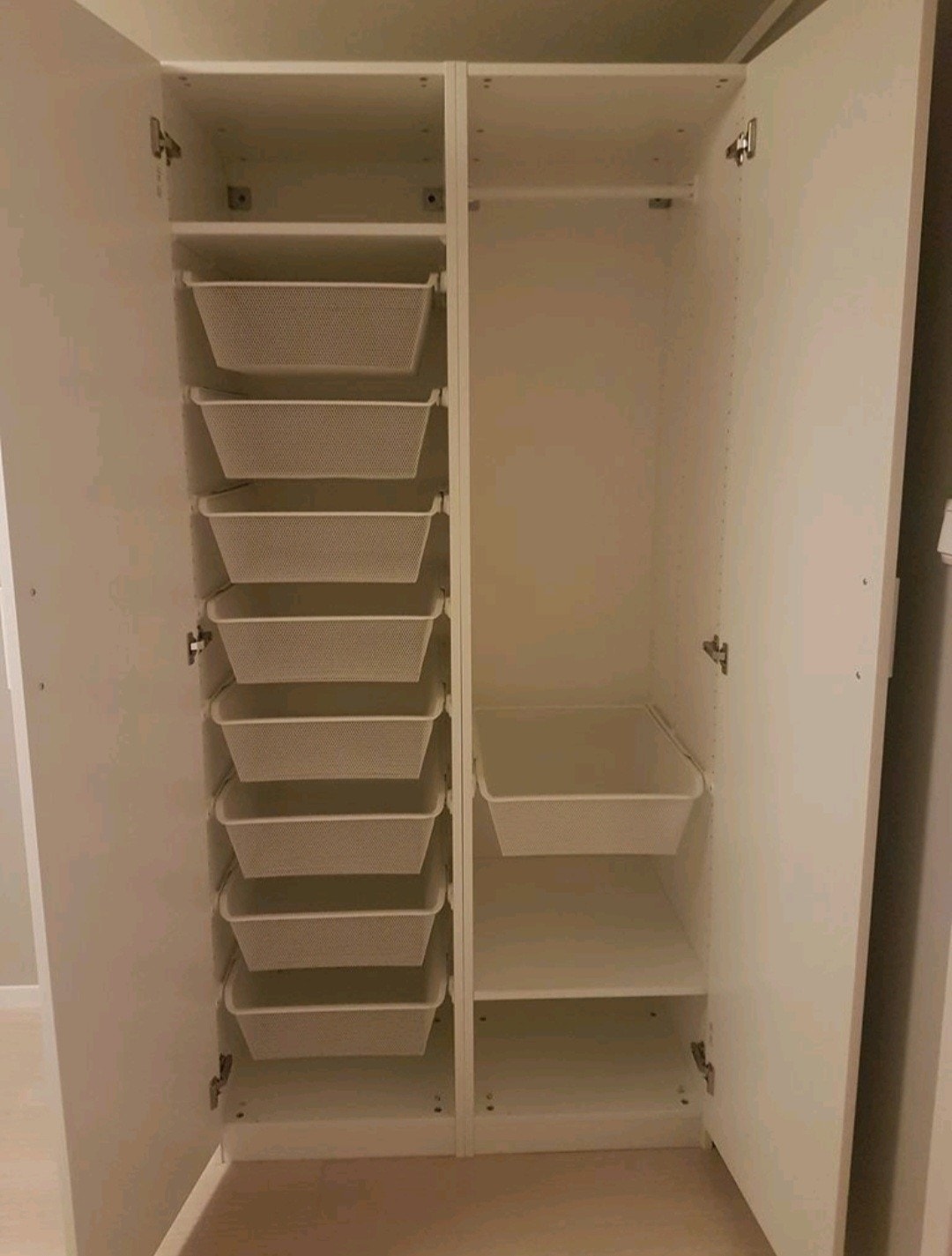 Garderobe Galleribilde