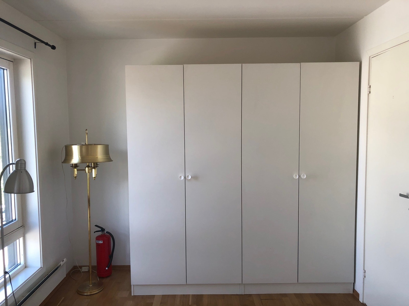 Skap soverom - på veggen inn mot kjøkken Galleribilde