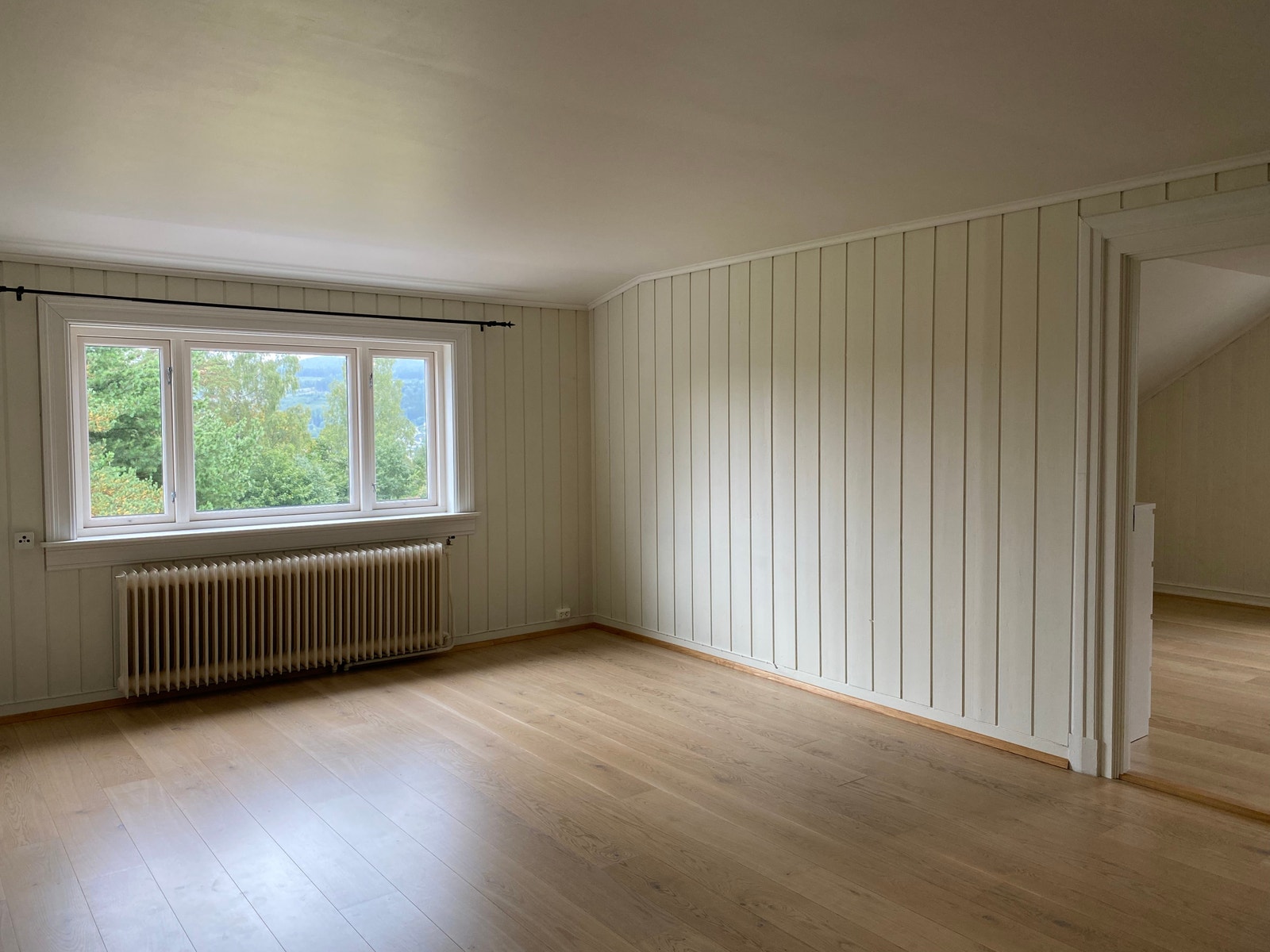 Koselig og lun stue. Nye vinduer i hele leiligheten. Galleribilde