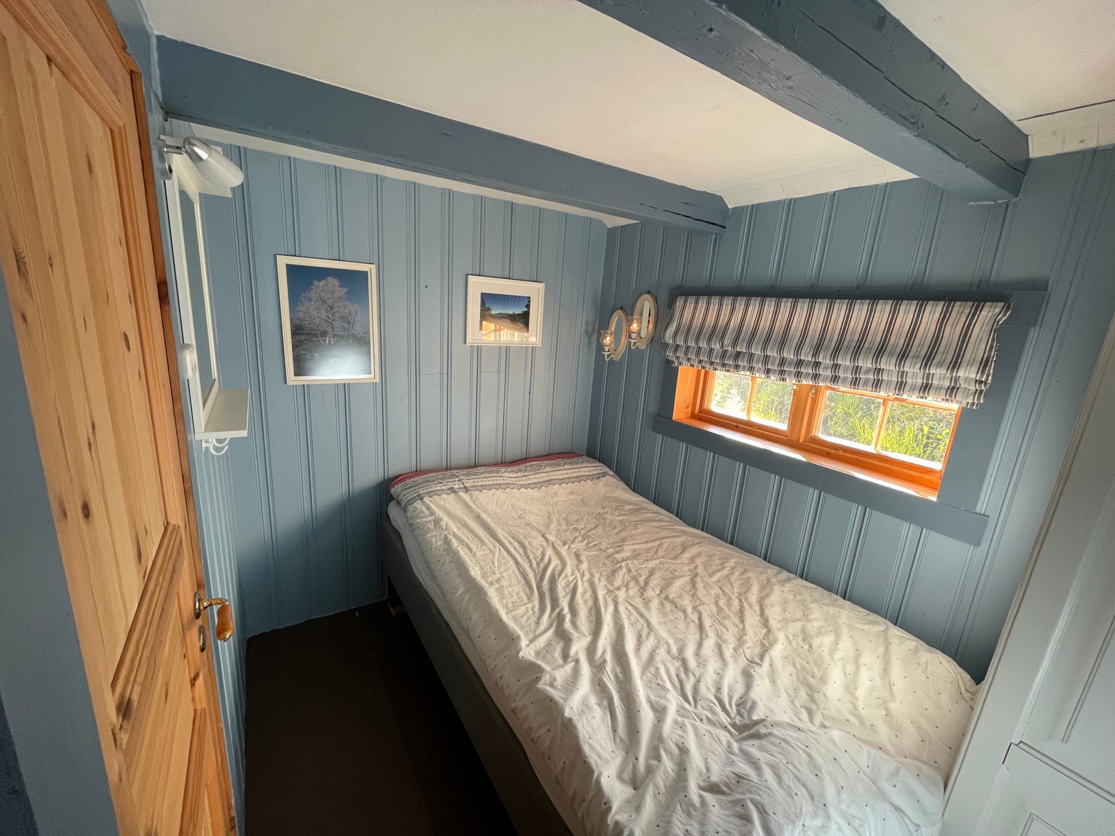 Soverom m 120cm seng, kan ha plass til 140 cm seng Galleribilde