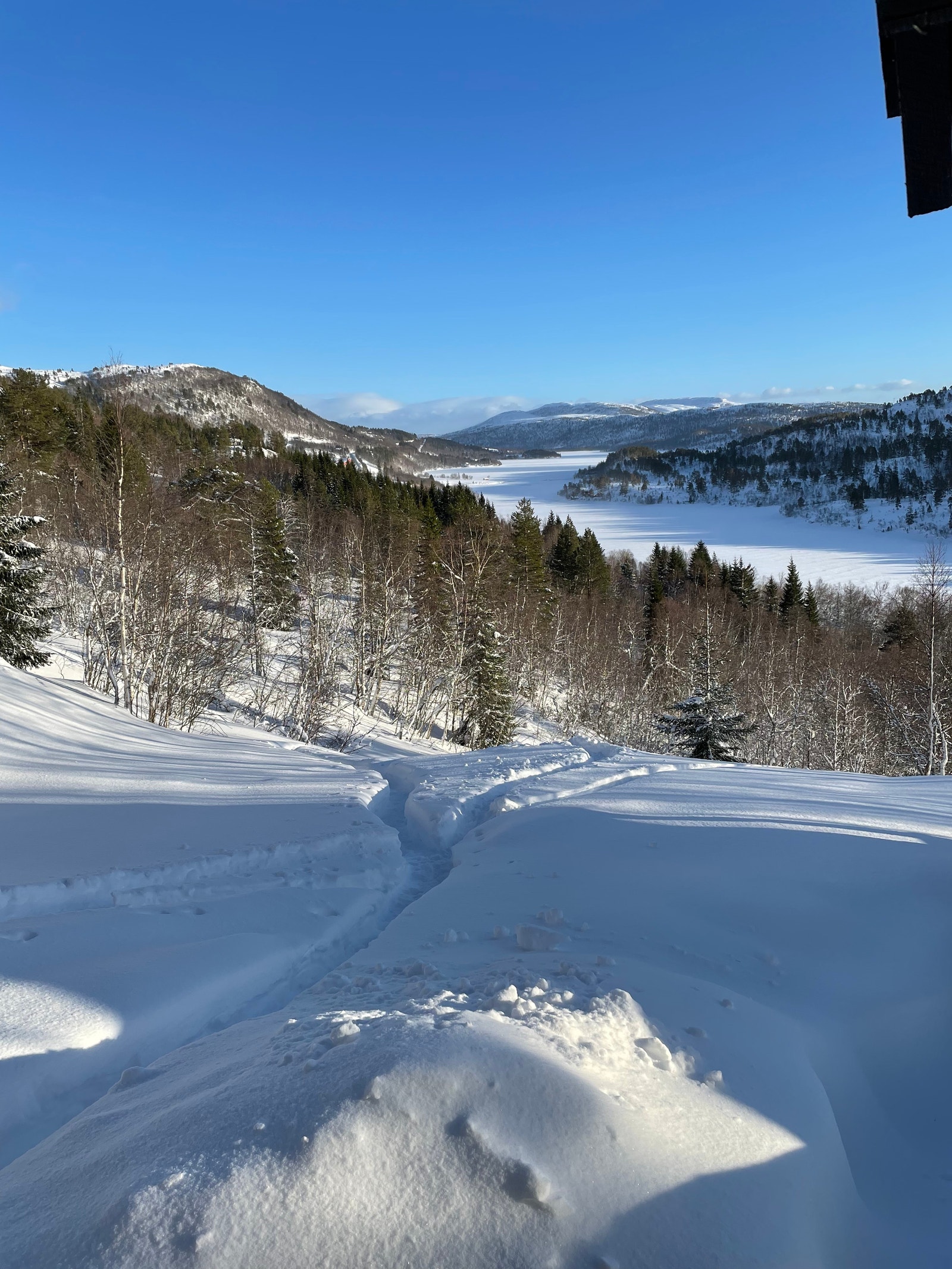 Utsikt vinter over Søvatnet. Galleribilde
