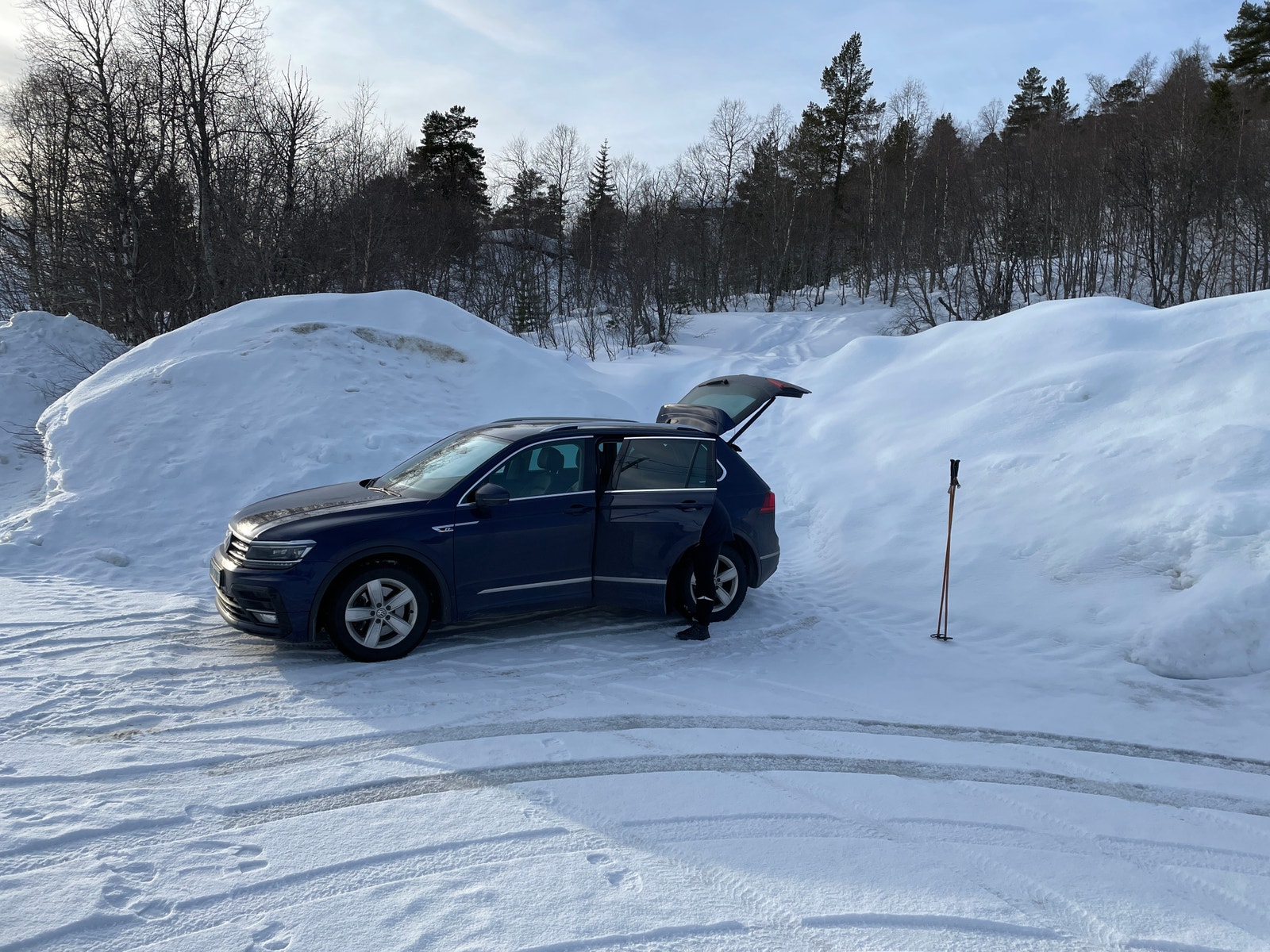 Parkeringsplassen. Vinter Galleribilde