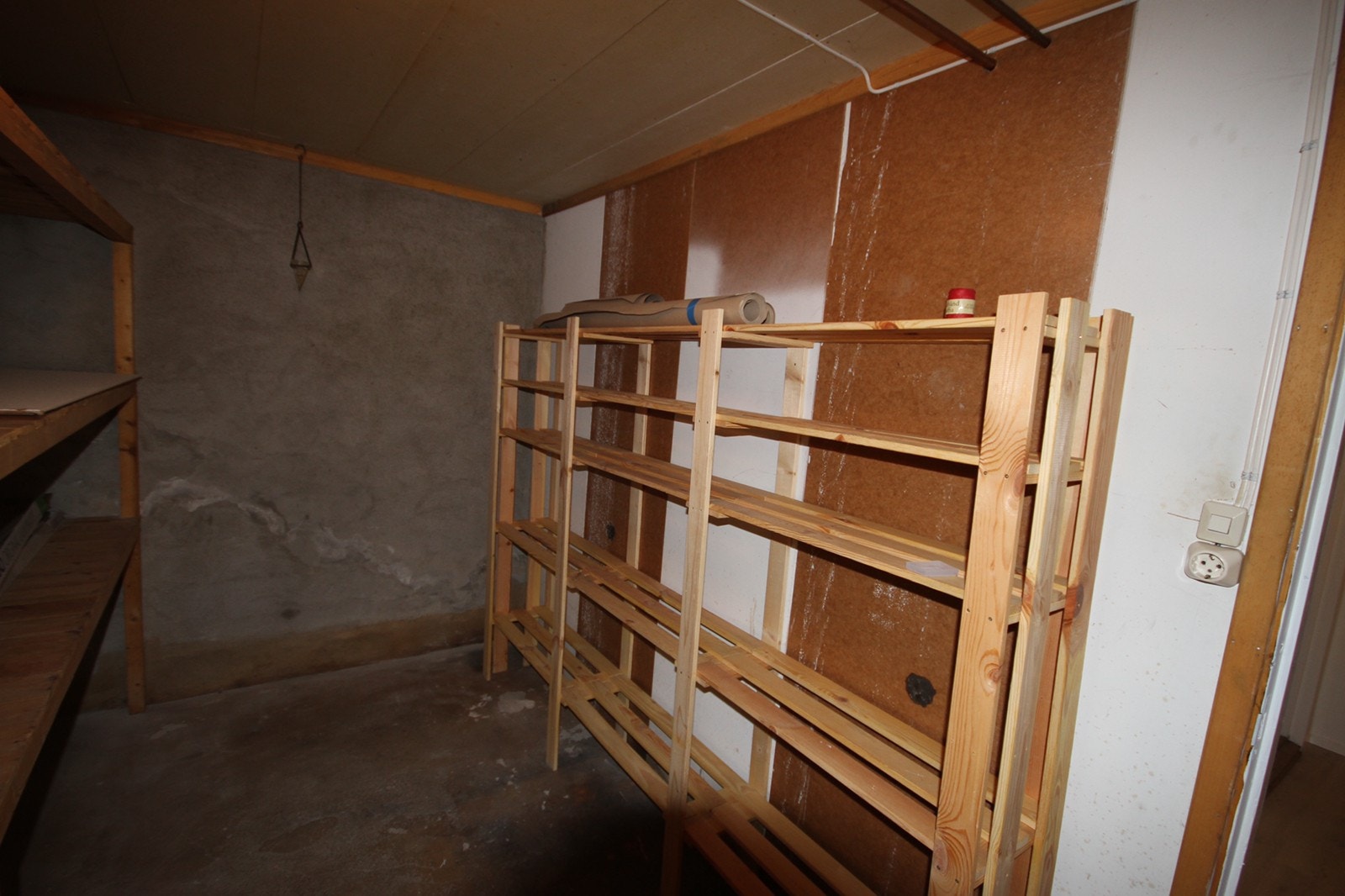 Mye oppbevarings plass i boderne Galleribilde