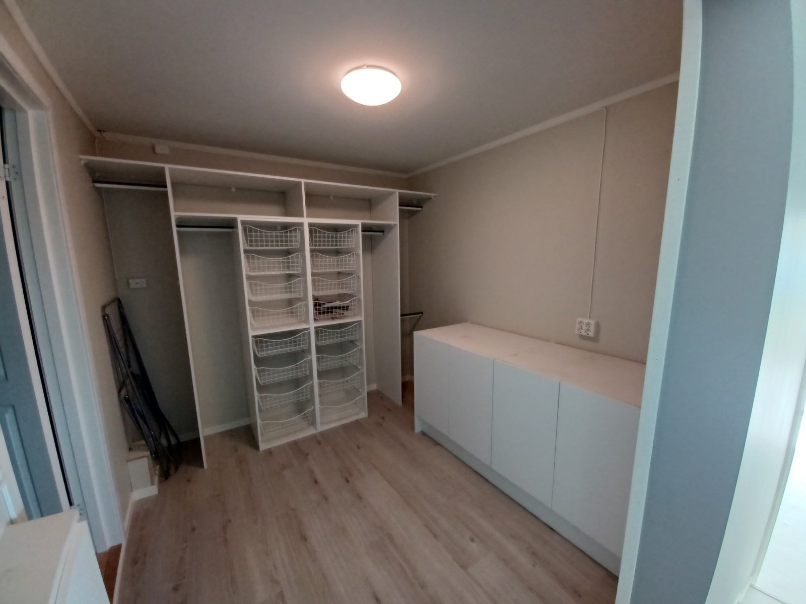 Walk-in garderobe Galleribilde